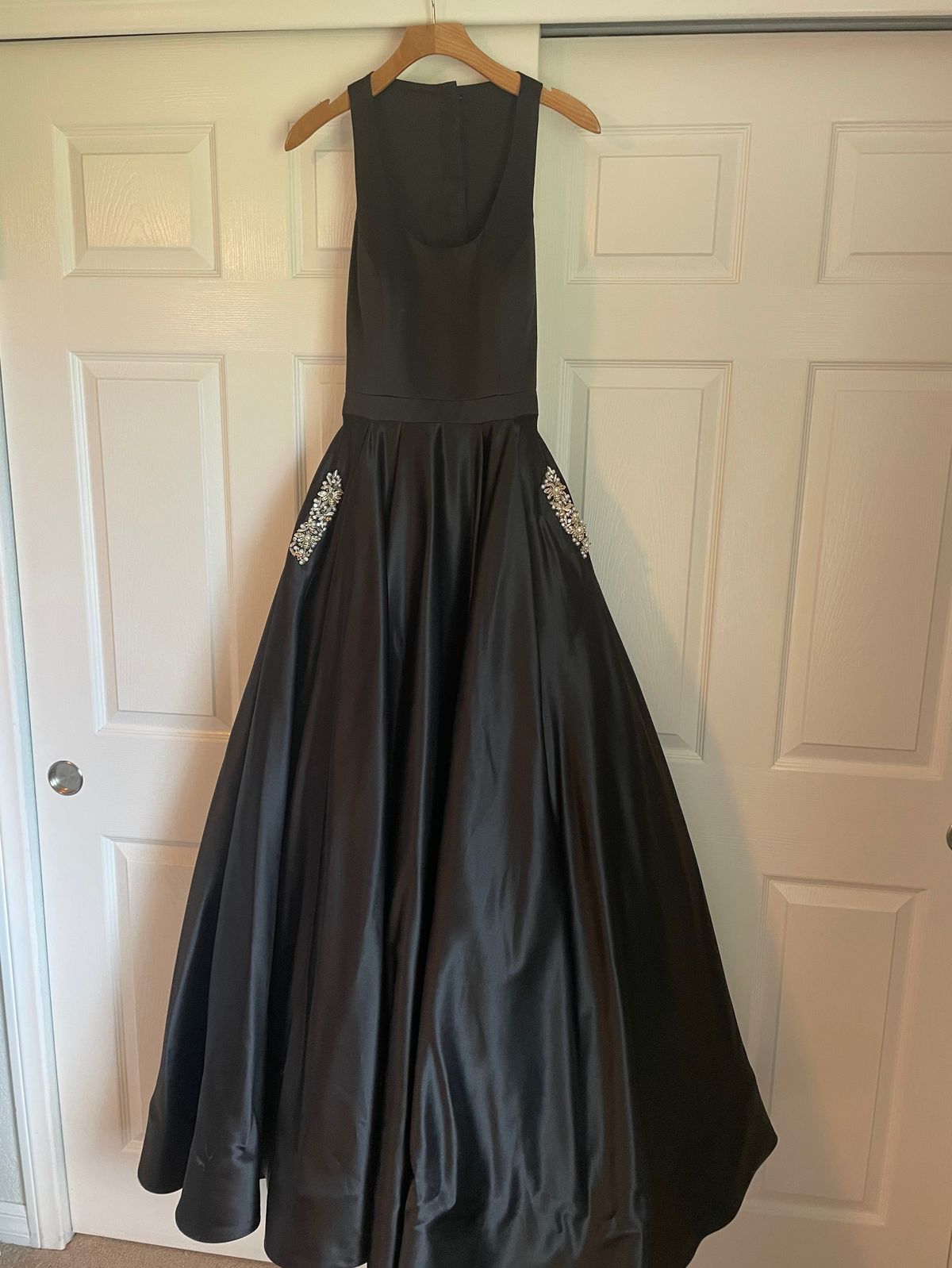 Sherri Hill Size 6 Pageant Black Ball Gown on Queenly