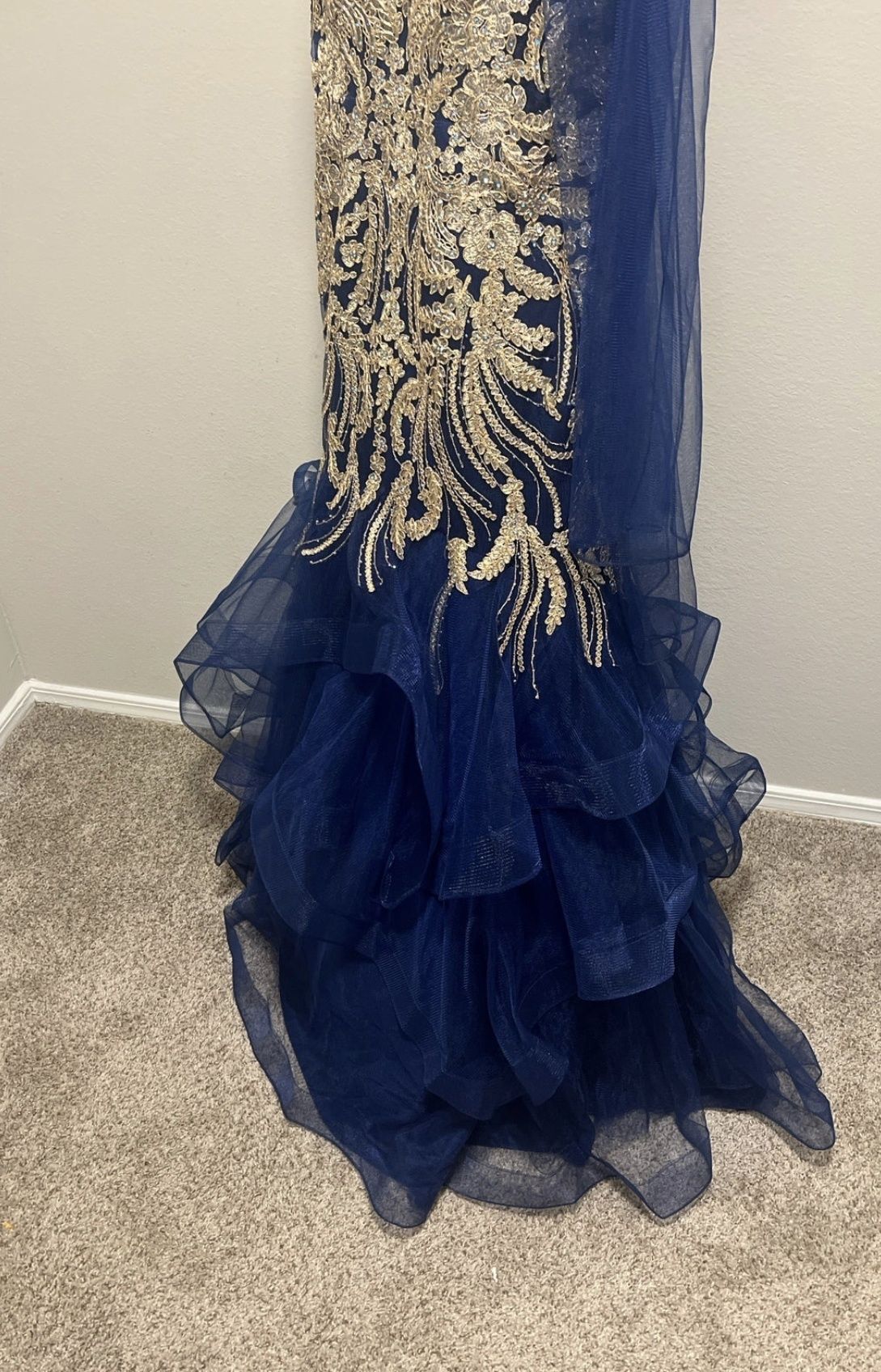 Size 6 Royal Blue Ball Gown on Queenly