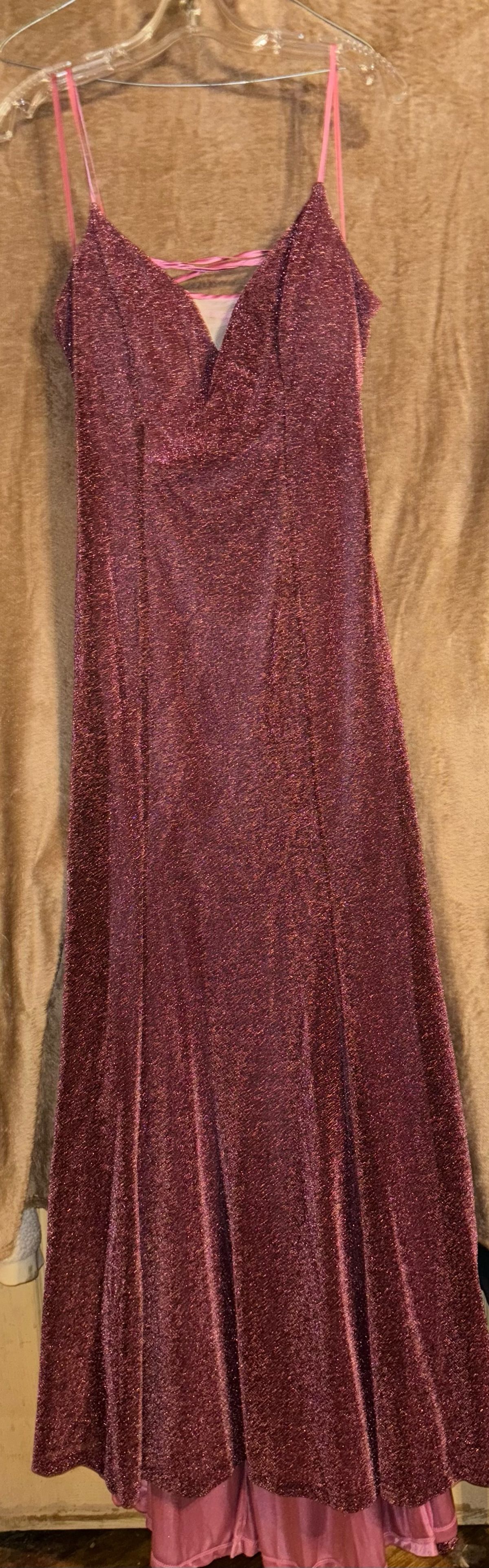 Size 8 Prom Plunge Pink A-line Dress on Queenly