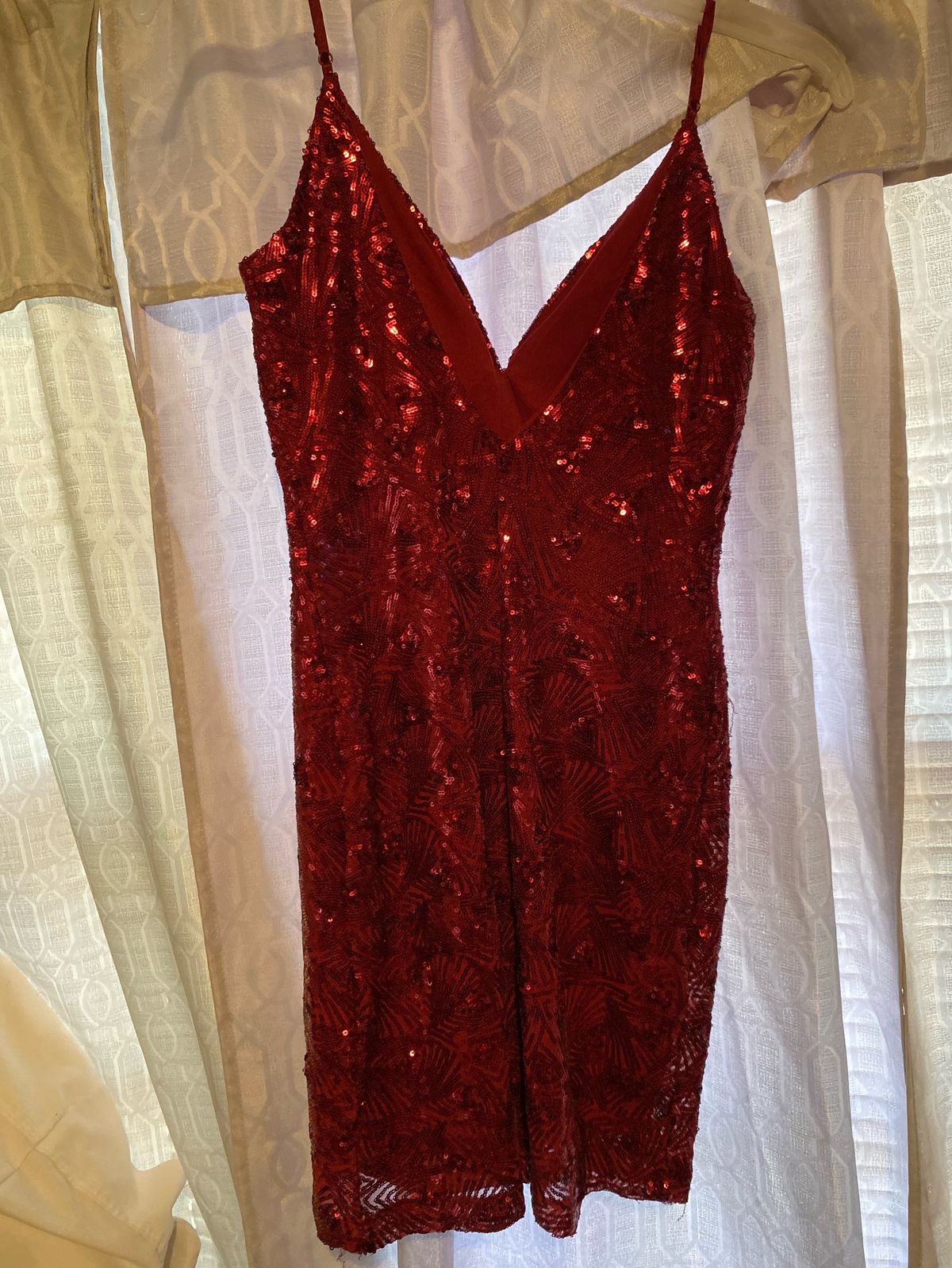 Honey and rosie Size 10 Homecoming Plunge Burgundy Red Cocktail Dress on Queenly