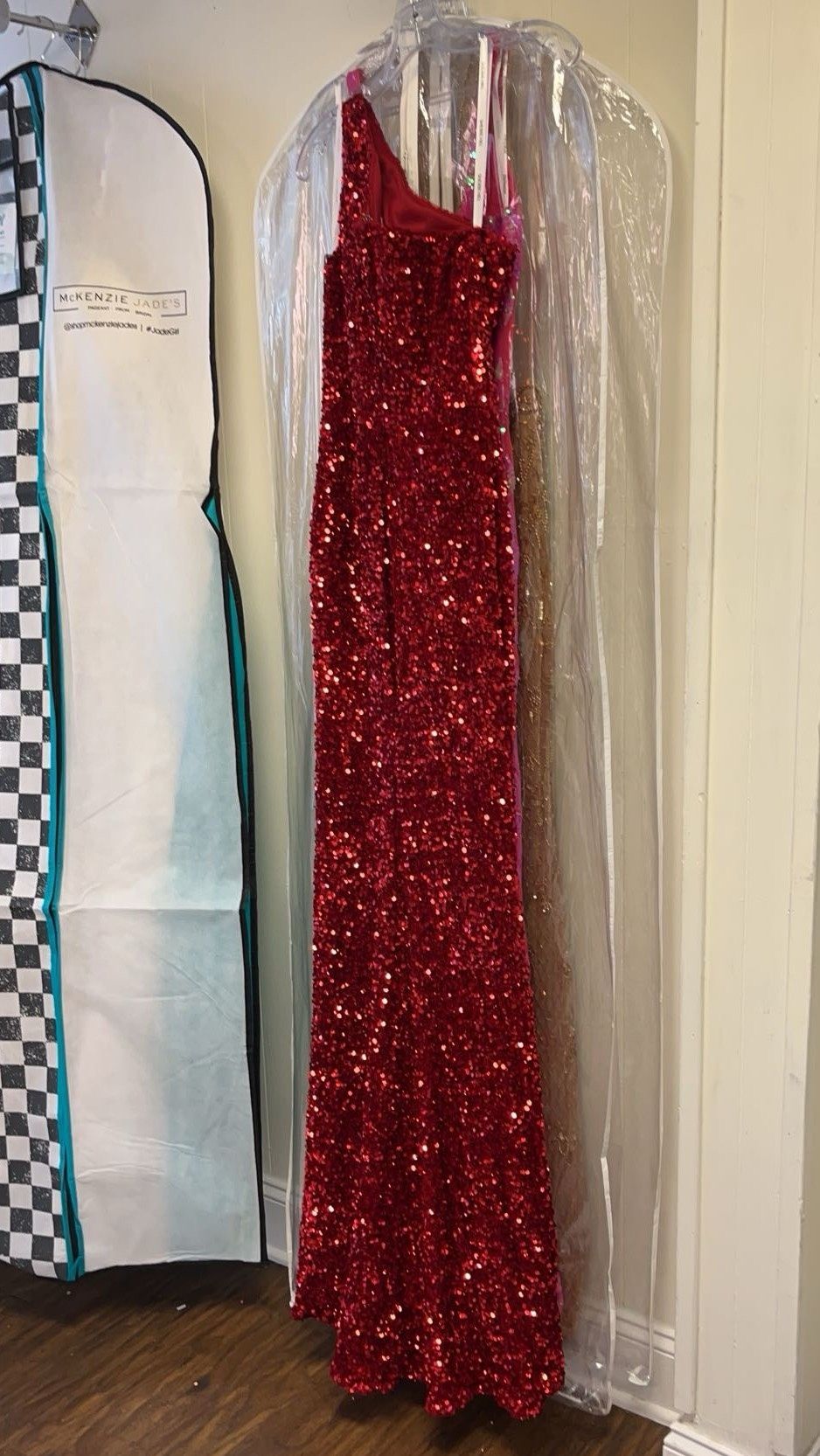 Sherri Hill Size 0 Prom One Shoulder Red Floor Length Maxi on Queenly