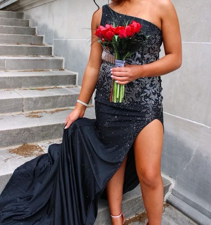 Amarra Size 4 Prom One Shoulder Sequined Black Side Slit Dress on Queenly