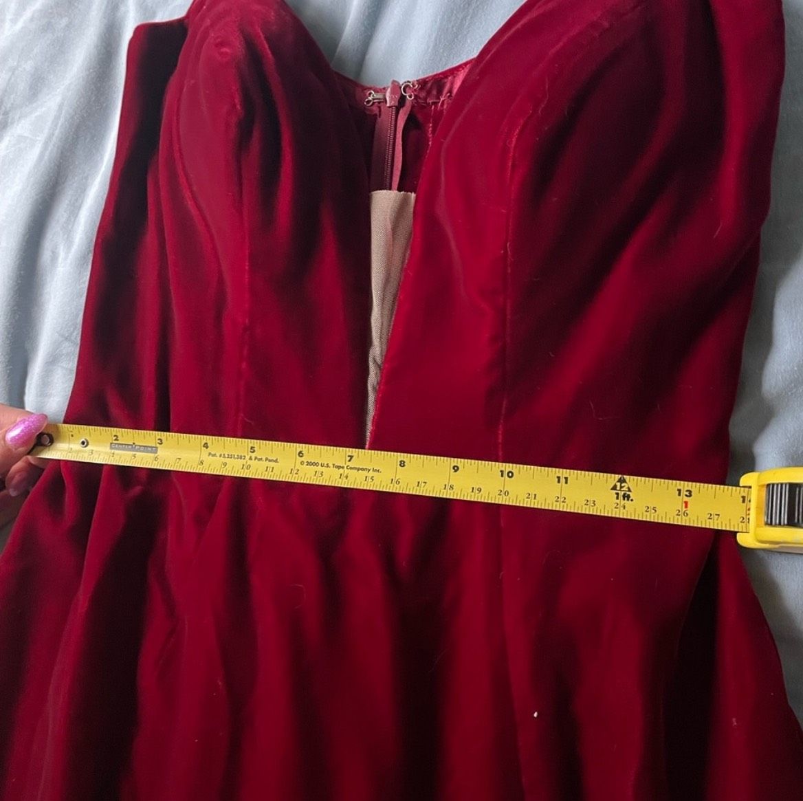 Sherri Hill Size 4 Prom Plunge Velvet Burgundy Red Mermaid Dress on Queenly