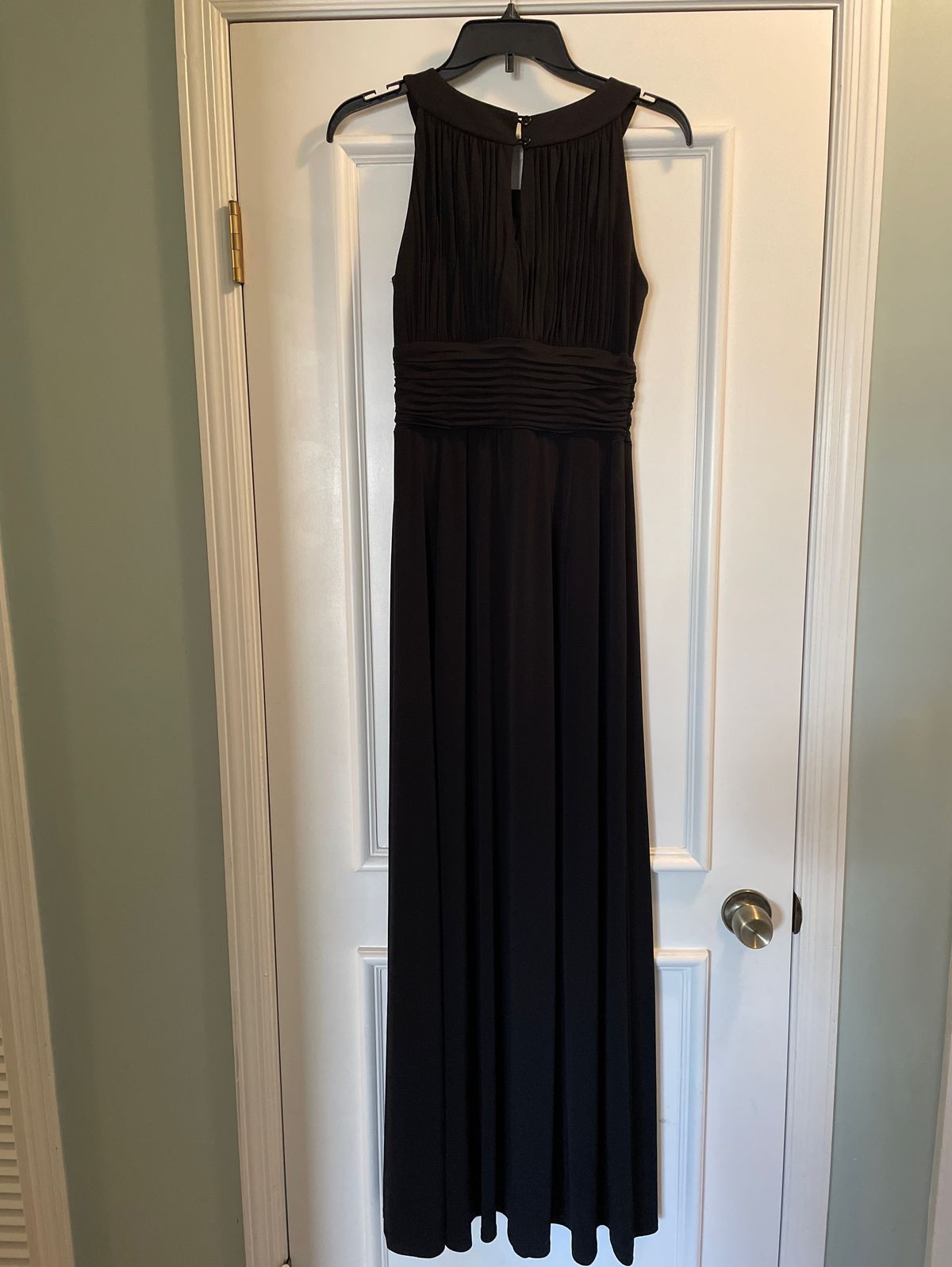 Sangria Size 8 Black A-line Dress on Queenly