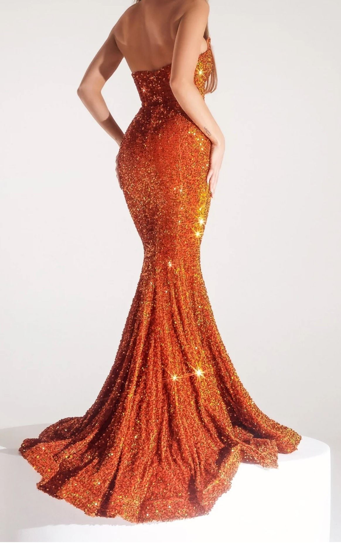 Size M Prom Plunge Orange Mermaid Dress on Queenly