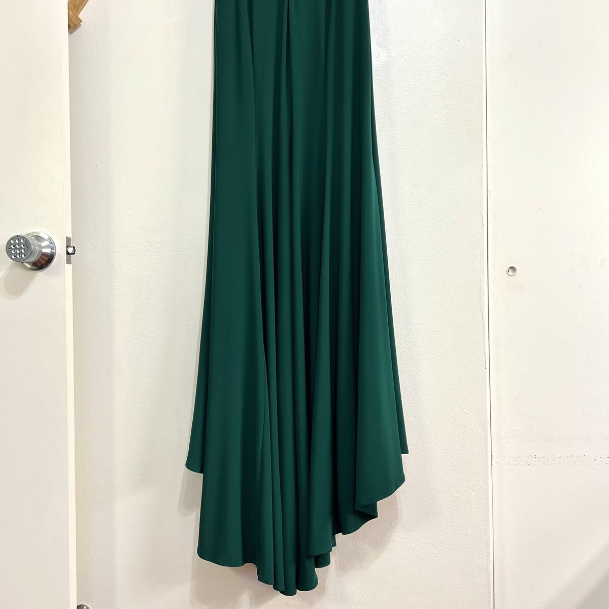 Style 25572 Mac Duggal Plus Size 16 Prom Halter Emerald Green Side Slit Dress on Queenly