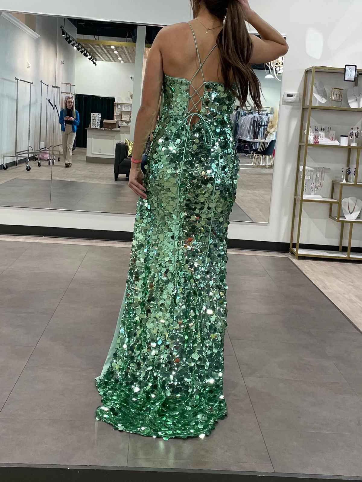 Size 8 Prom Plunge Green Side Slit Dress on Queenly