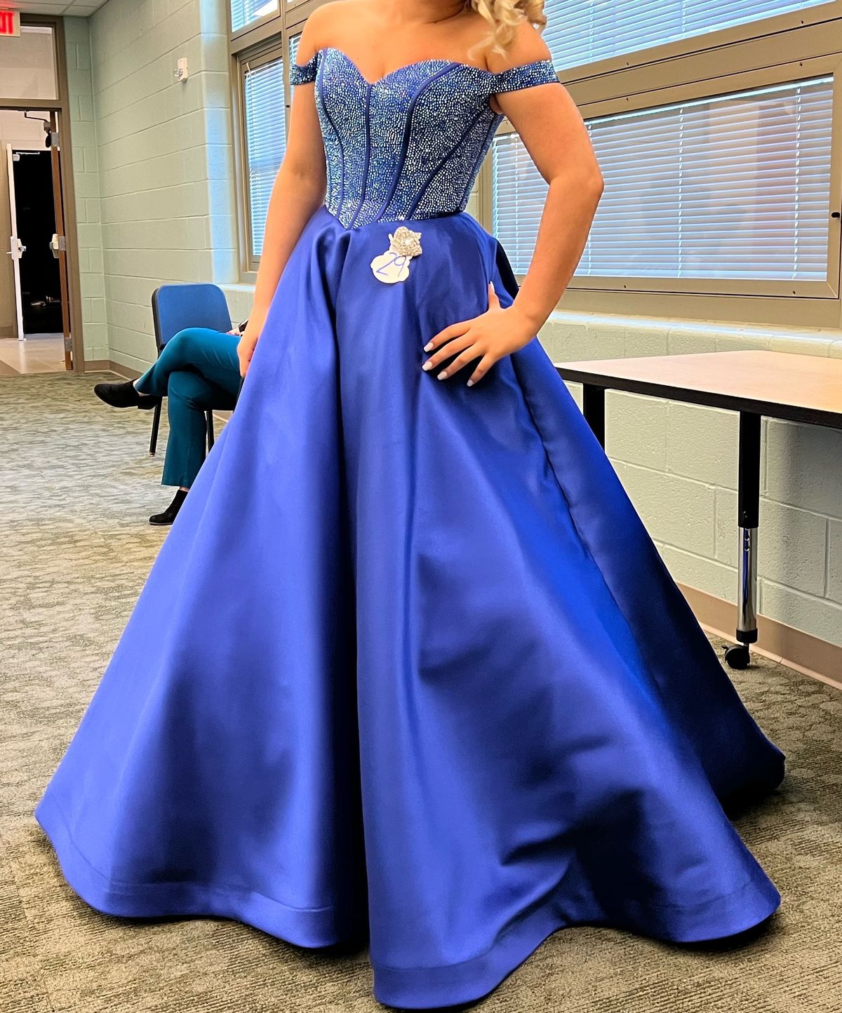 Sherri Hill Size 4 Prom Off The Shoulder Blue Ball Gown on Queenly