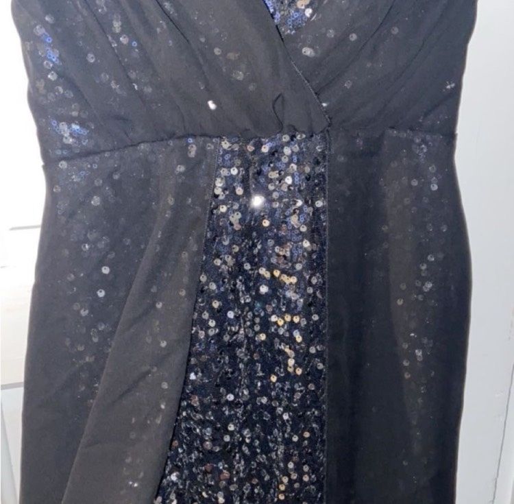 Size S Prom Strapless Black Cocktail Dress on Queenly