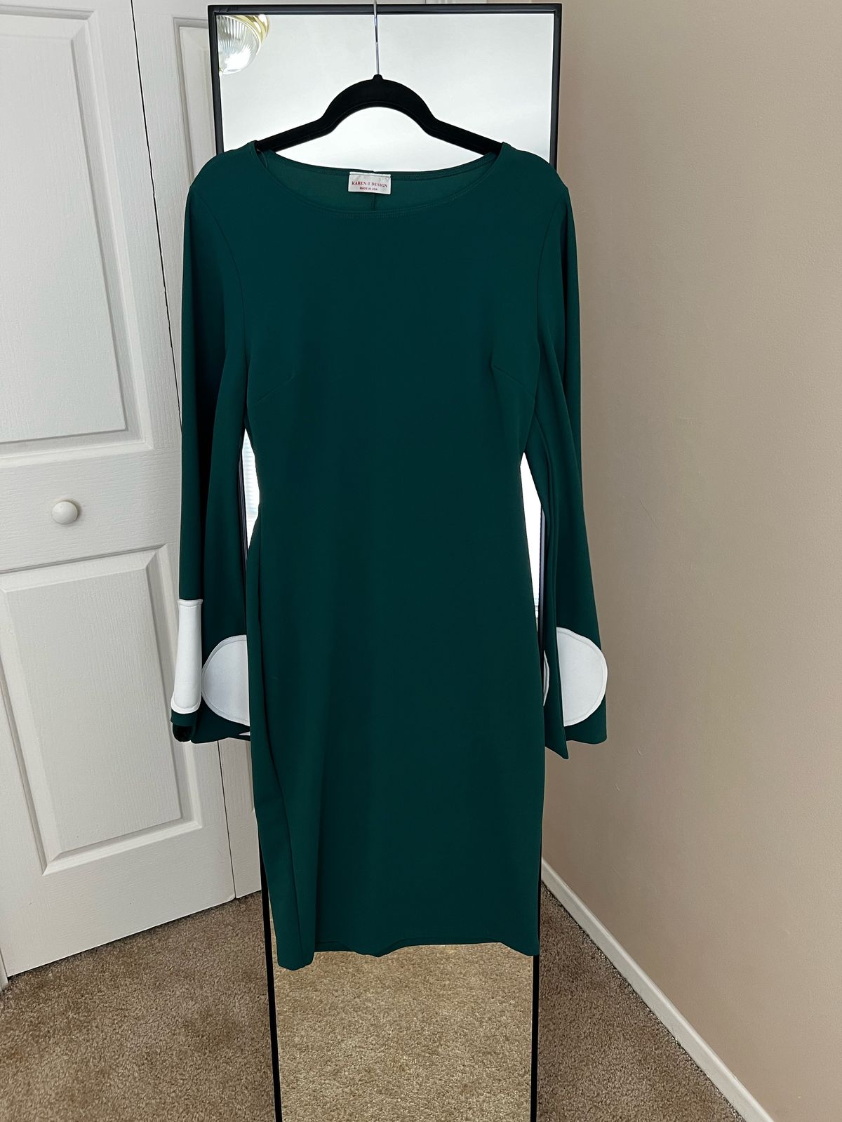 Size M Green Cocktail Dress on Queenly