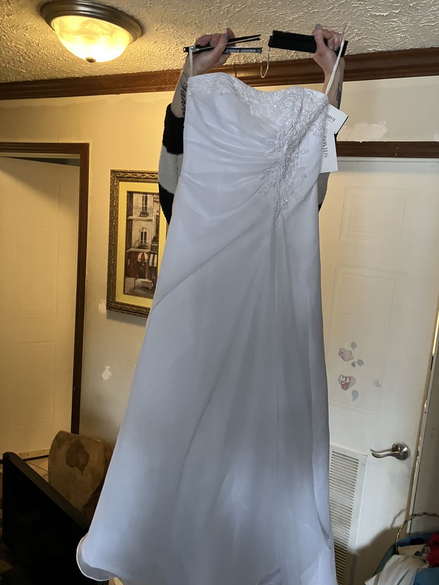 Size 4 Strapless White Mermaid Dress on Queenly