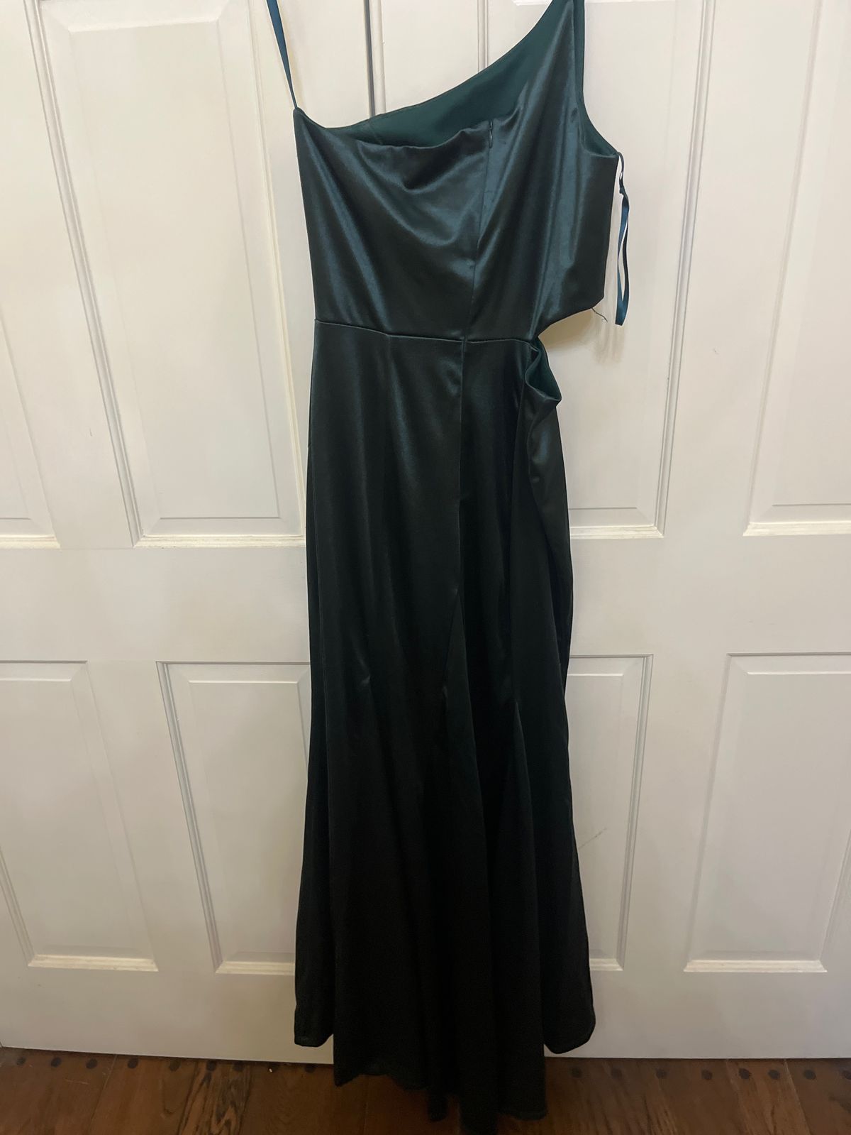 Size 4 Prom One Shoulder Green Side Slit Dress on Queenly