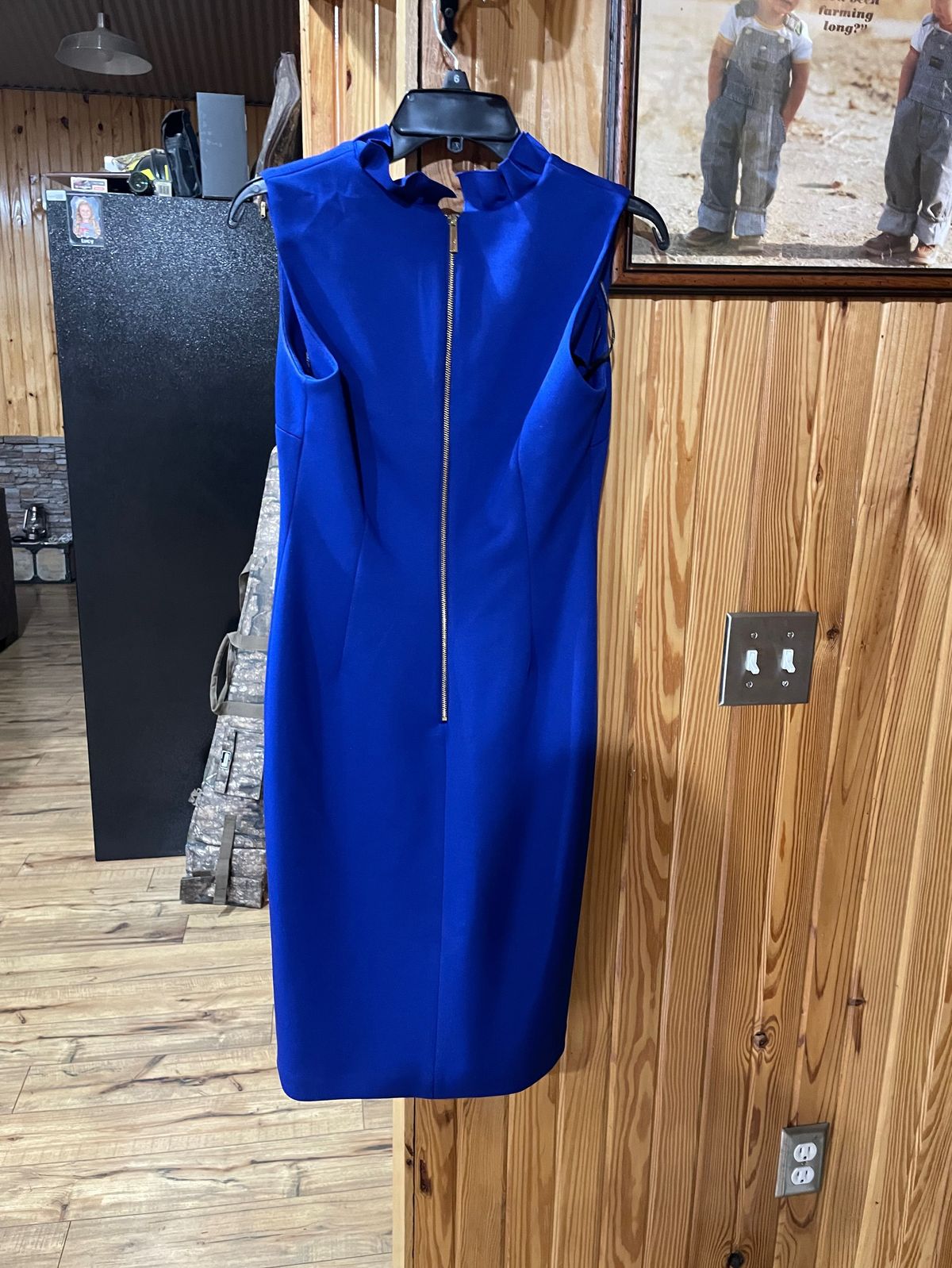 Calvin Klein Size 6 Pageant High Neck Blue Cocktail Dress on Queenly