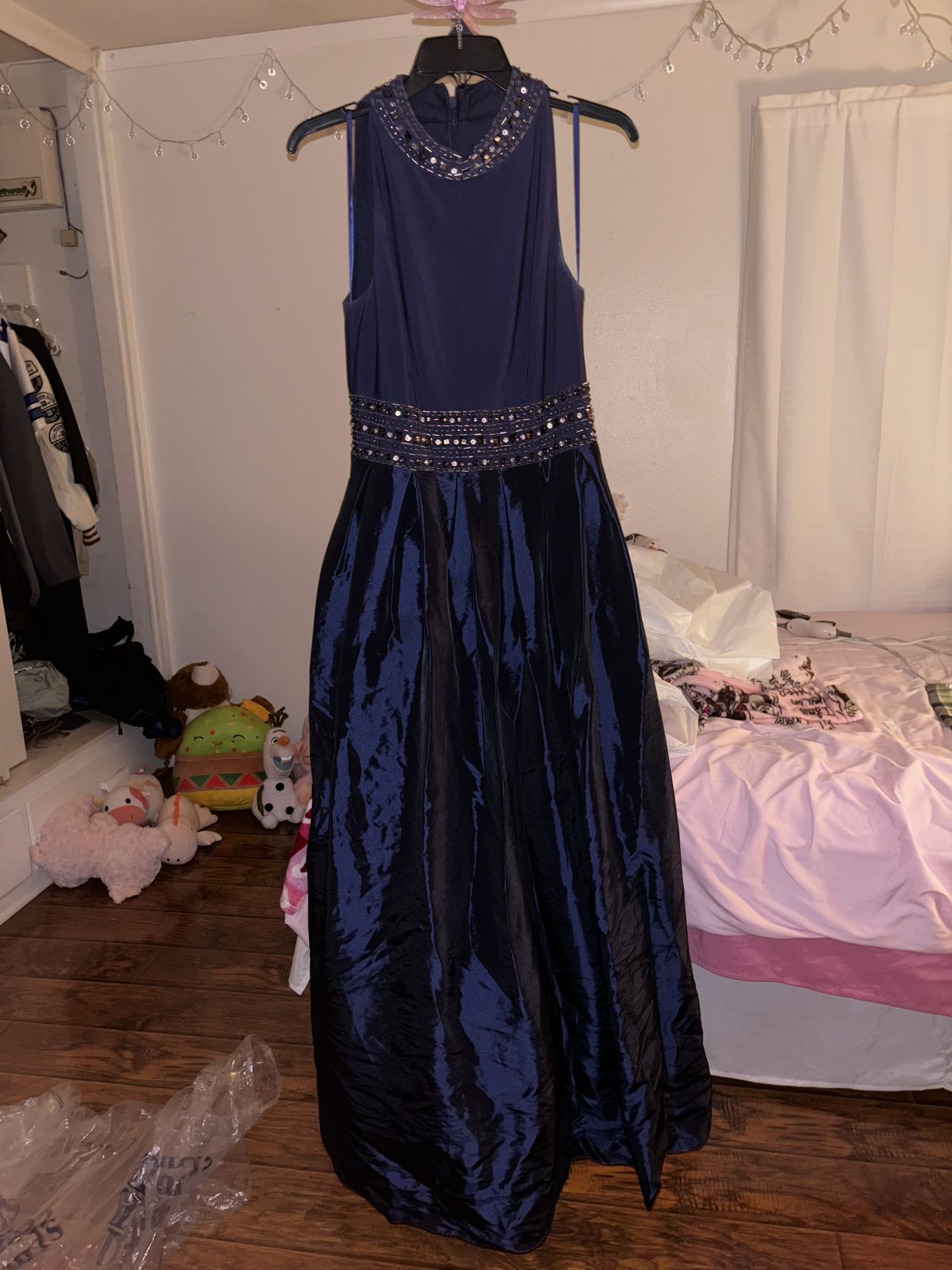 Size 6 Navy Blue Ball Gown on Queenly
