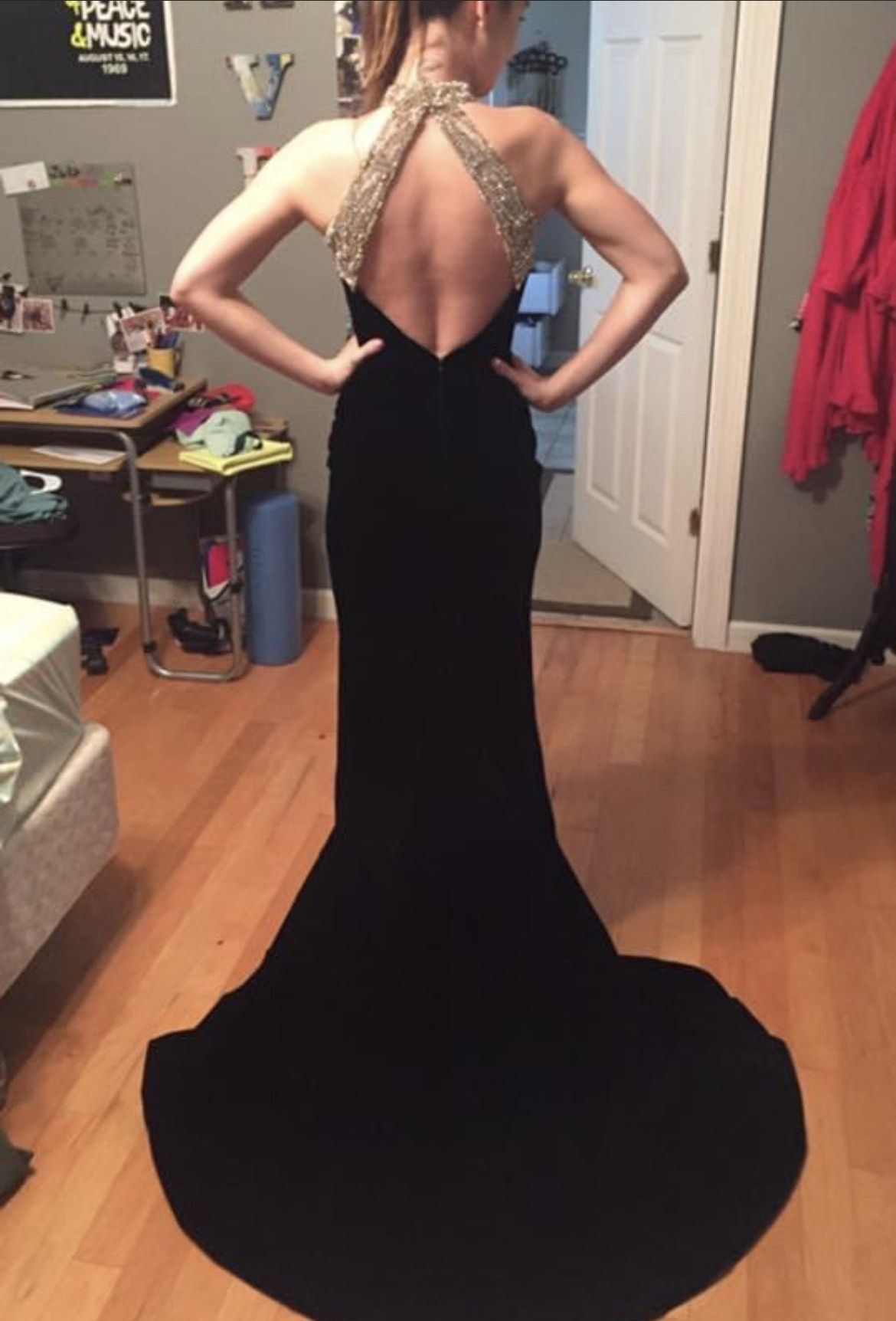 Sherri Hill Size 2 Prom Plunge Sequined Black Mermaid Dress on Queenly