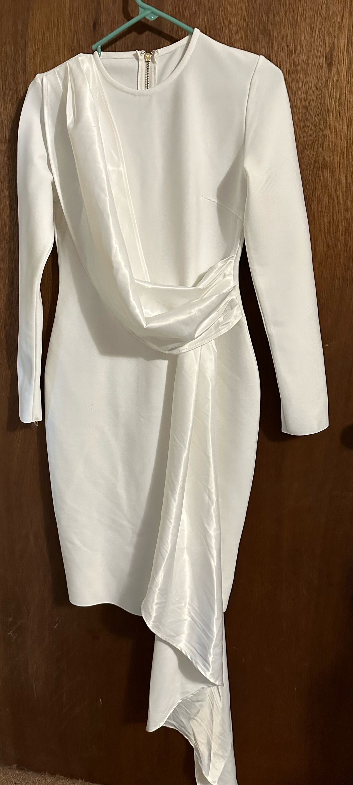 Size M Wedding Long Sleeve White Cocktail Dress on Queenly