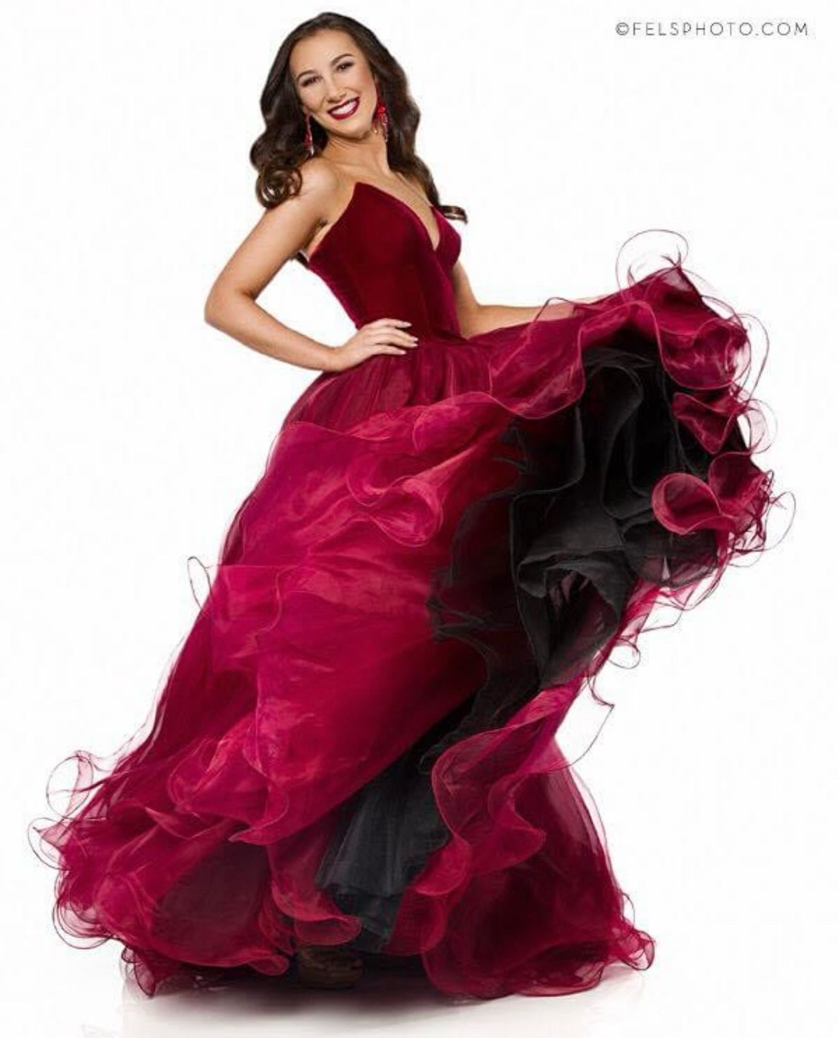 Style 9246 Sherri Hill Size S Pageant Plunge Red Ball Gown on Queenly