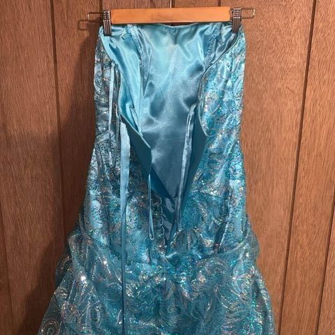 Cirè Size 6 Prom Strapless Blue Ball Gown on Queenly