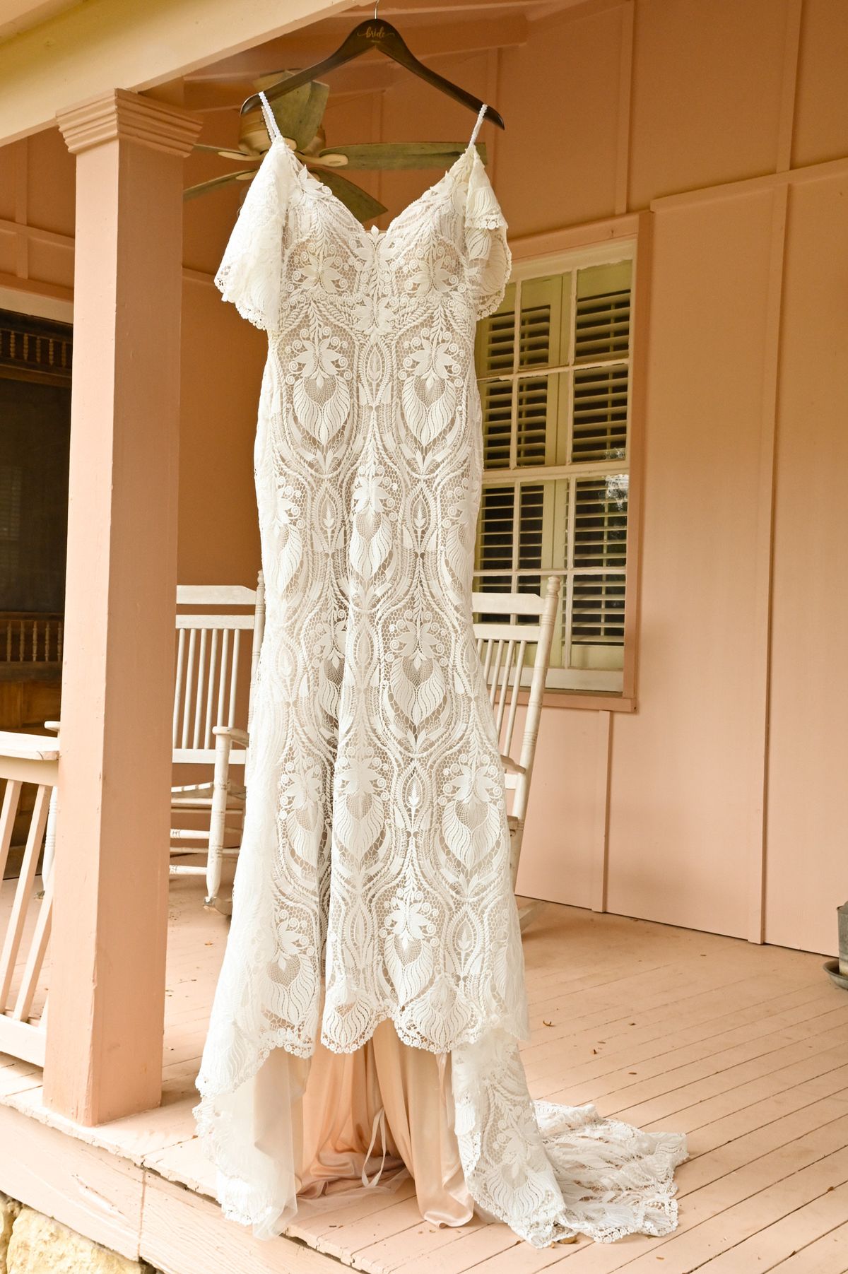 Size 12 Wedding Plunge Lace White Mermaid Dress on Queenly