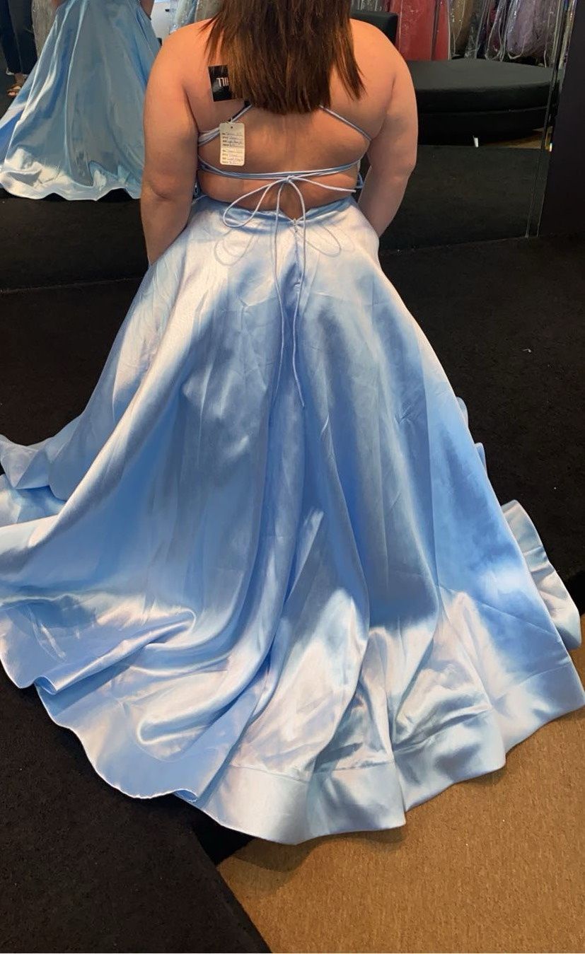Sherri Hill Size 12 Prom Plunge Blue Ball Gown on Queenly