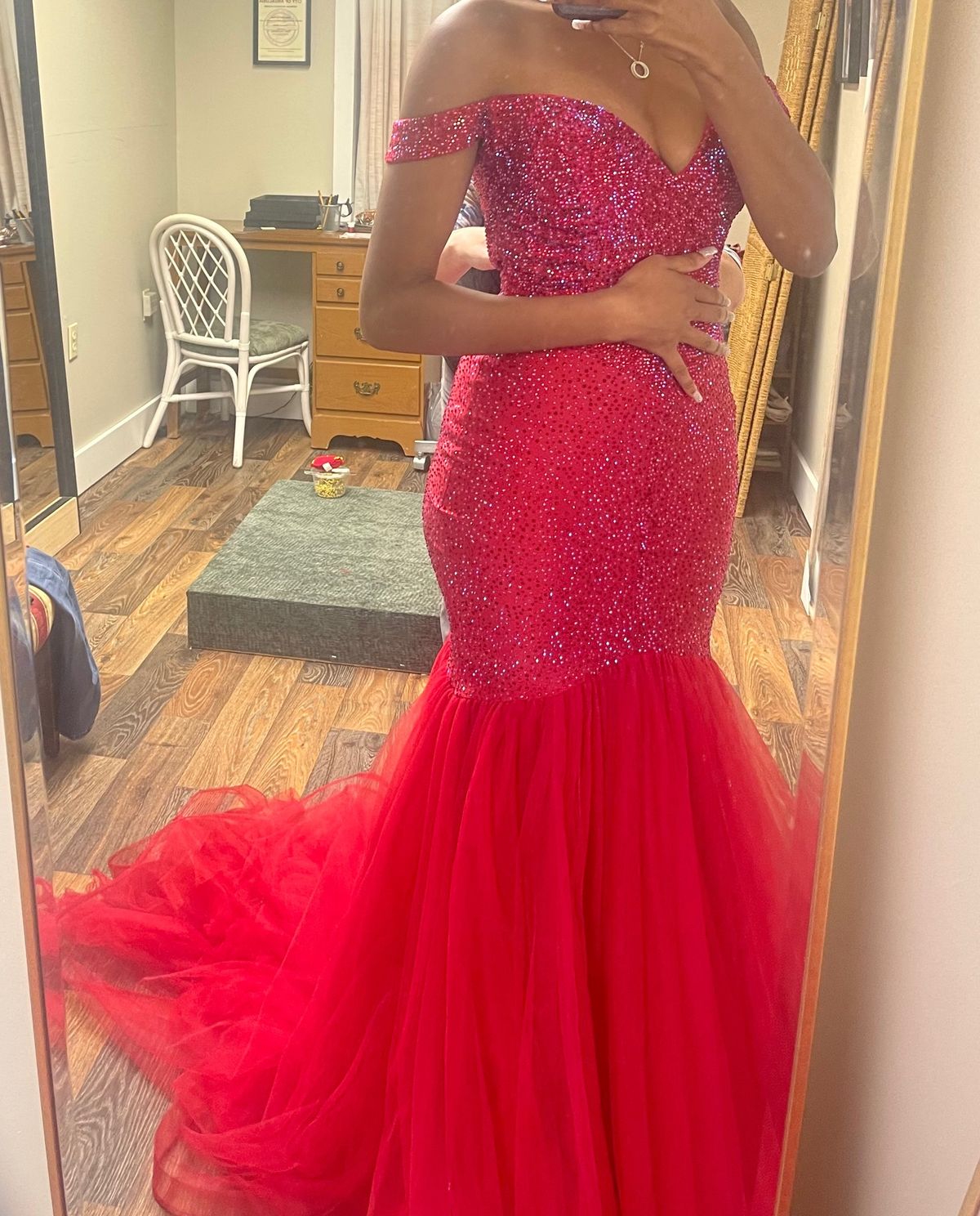 Size 6 Prom Off The Shoulder Sequined Red Mermaid Dress on Queenly