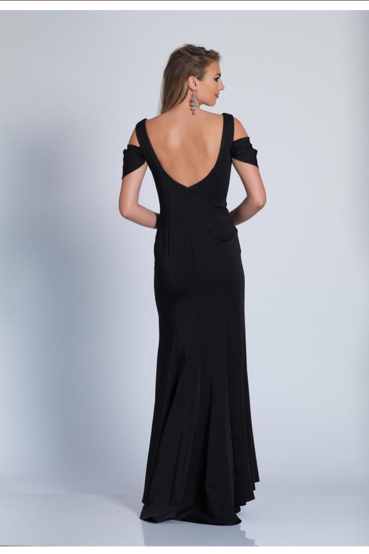 Style 3407 Dave and Johnny Size 0 Prom Black Floor Length Maxi on Queenly