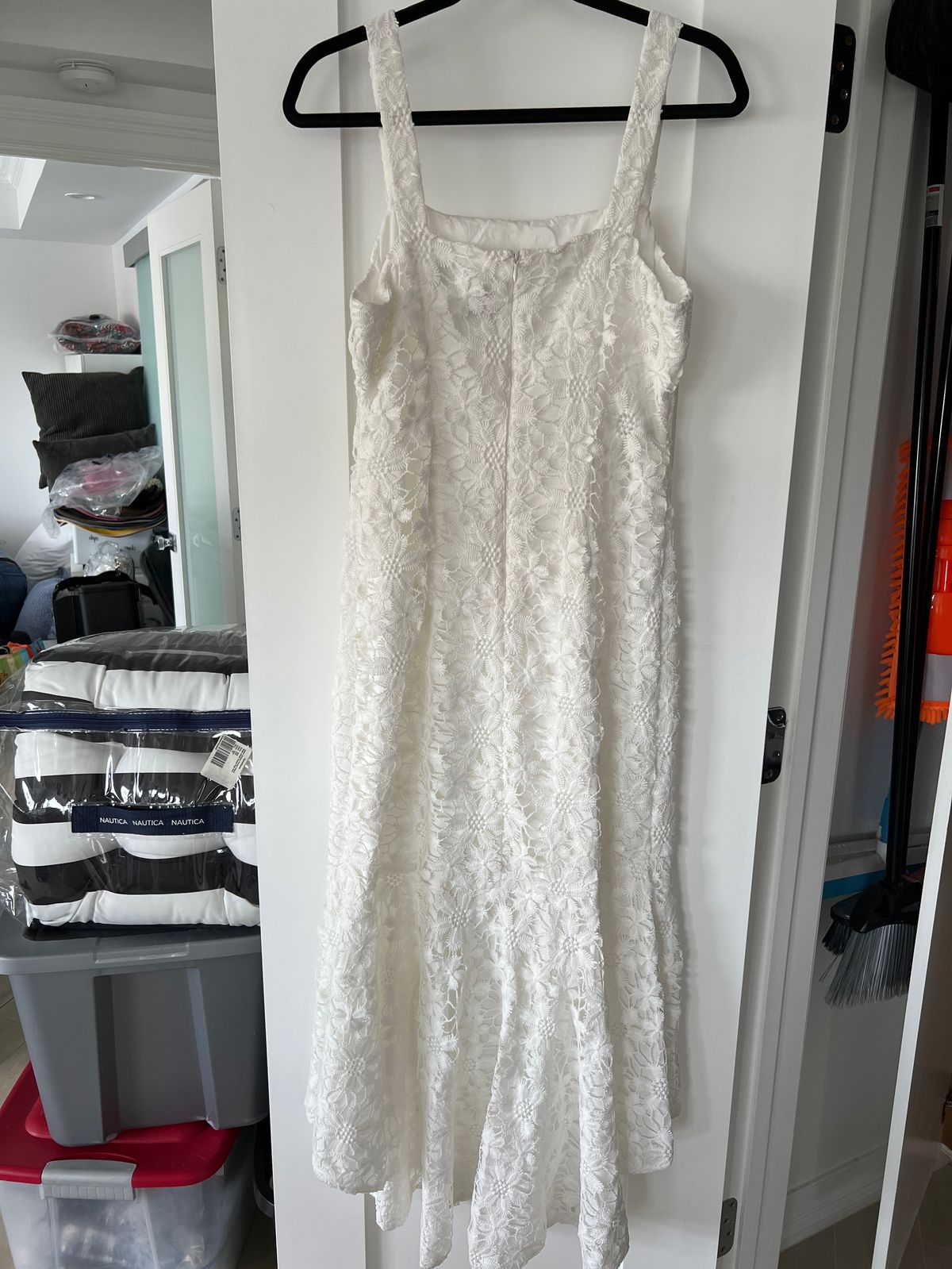 Alexa Admor Size 8 Prom White Mermaid Dress on Queenly