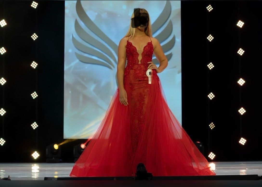 Tarik Ediz Size 2 Pageant Plunge Red Mermaid Dress on Queenly
