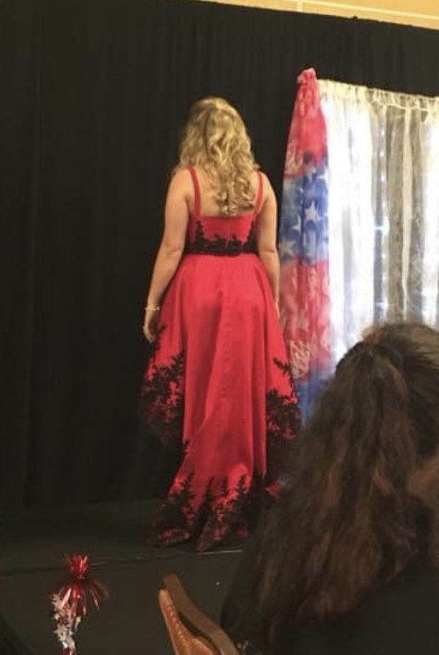 Sherri Hill Size 10 Pageant Plunge Red Cocktail Dress on Queenly