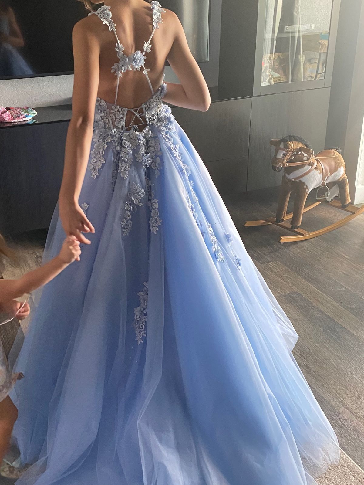 sophia thomas Size 0 Prom Blue Ball Gown on Queenly