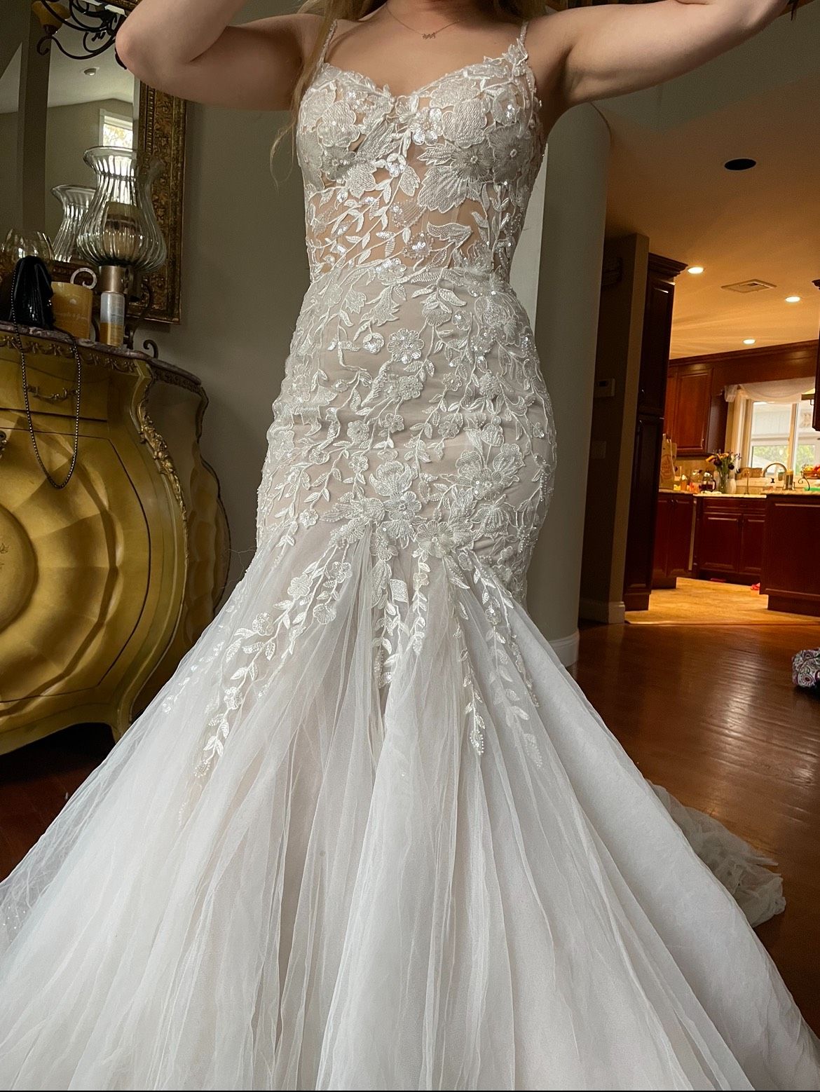 Size 4 Wedding Plunge White Mermaid Dress on Queenly