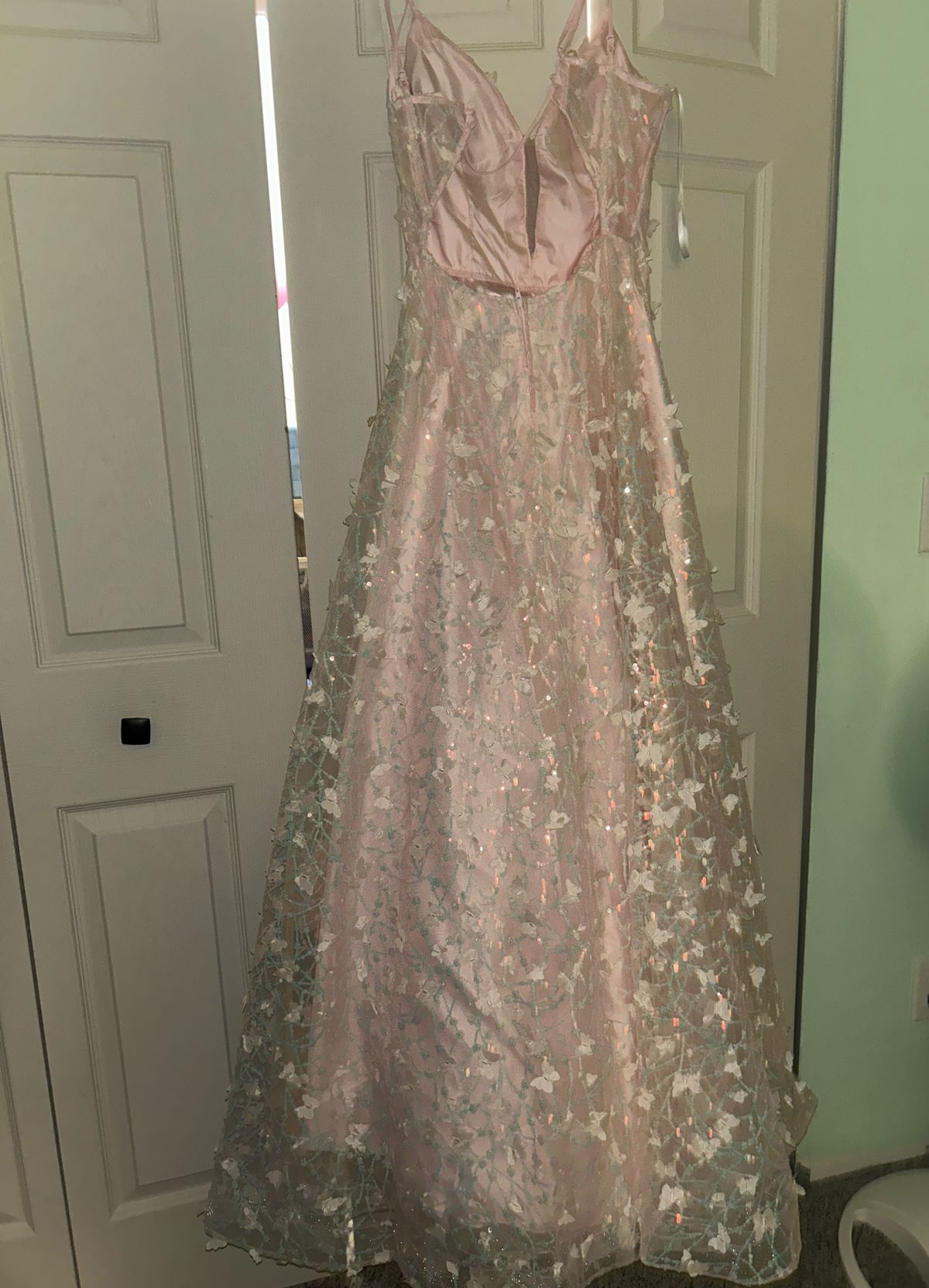 Style W910Y439 Windsor Size 8 Prom Plunge Pink Floor Length Maxi on Queenly