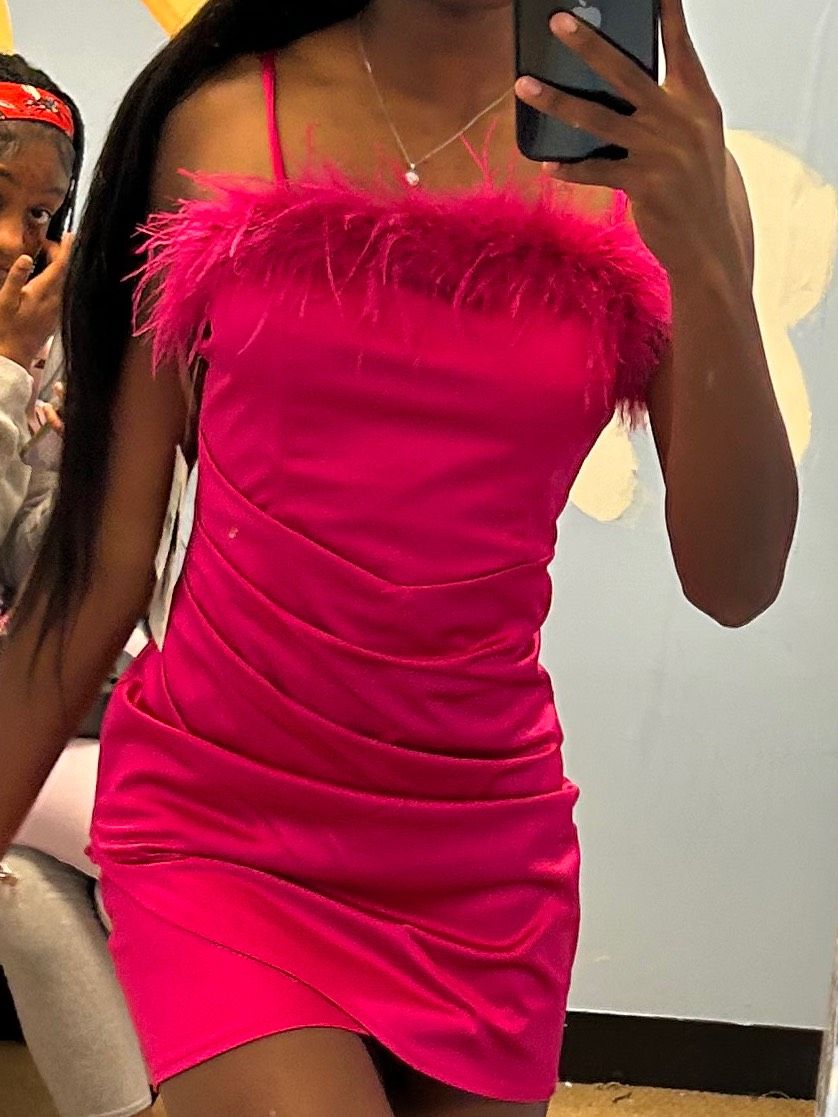 Size 2 Nightclub Plunge Pink Cocktail Dress on Queenly
