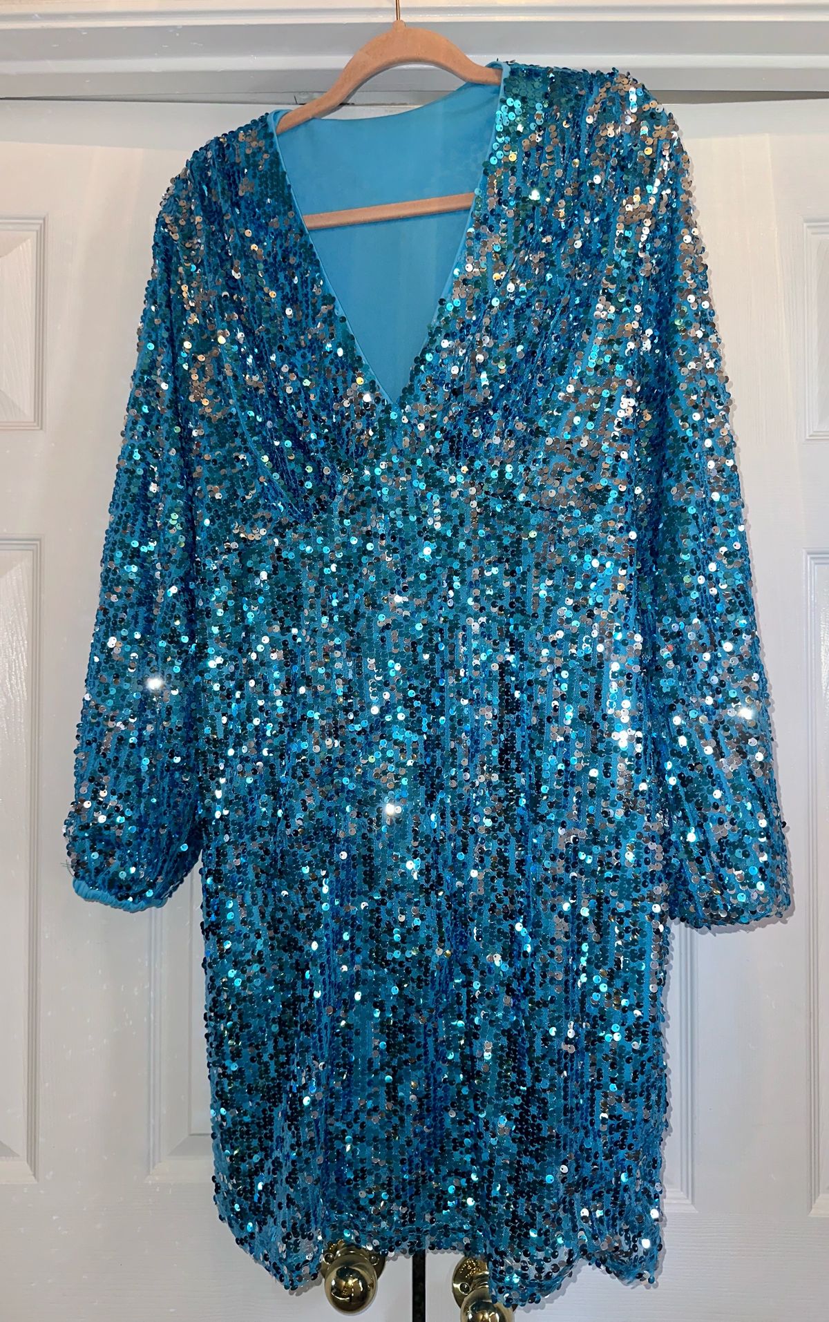 Size 1X Homecoming Plunge Blue Cocktail Dress on Queenly