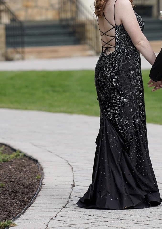 Sherri Hill Size 14 Prom Black Dress With Train on Queenly