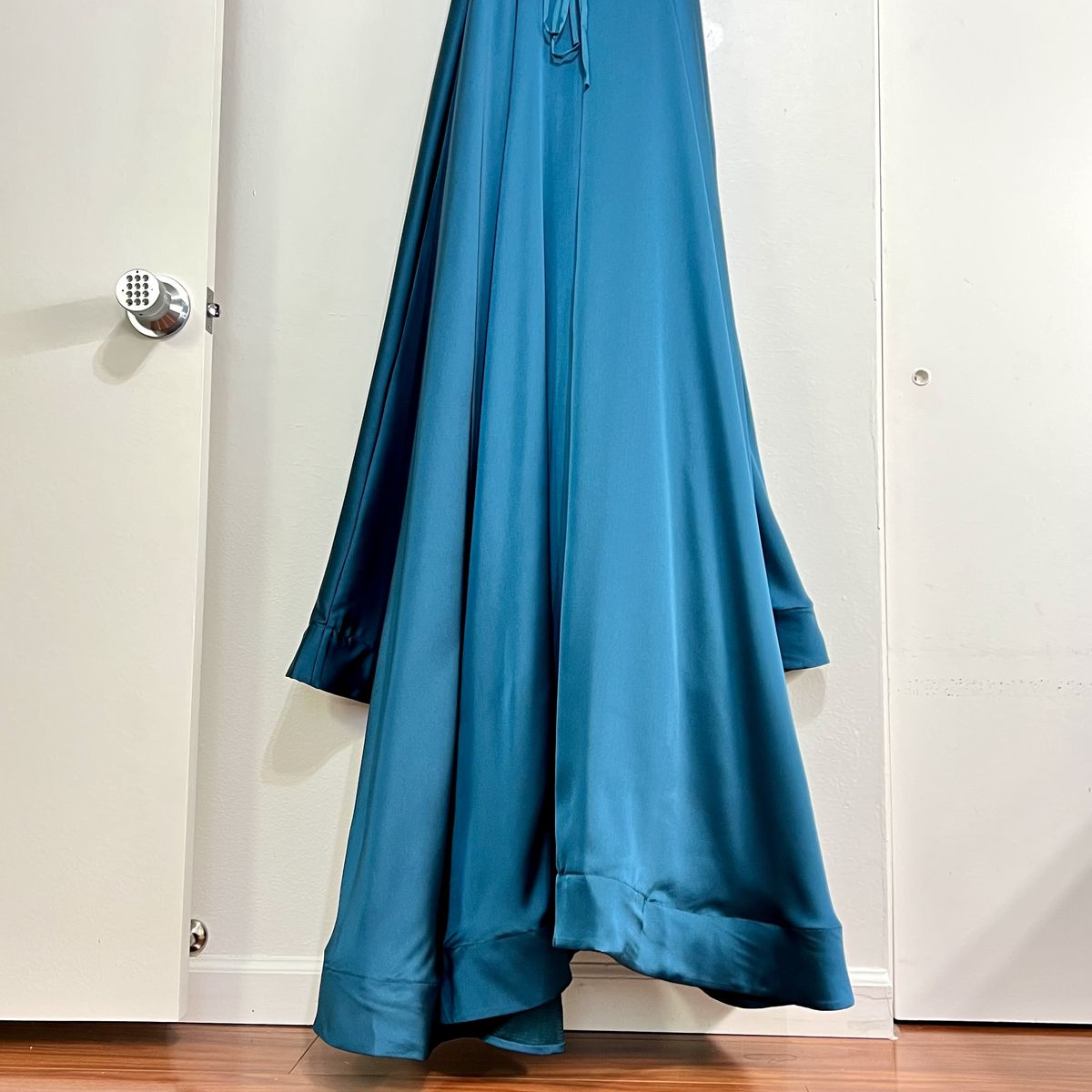 Style 28571 La Femme Size 6 Blue Side Slit Dress on Queenly