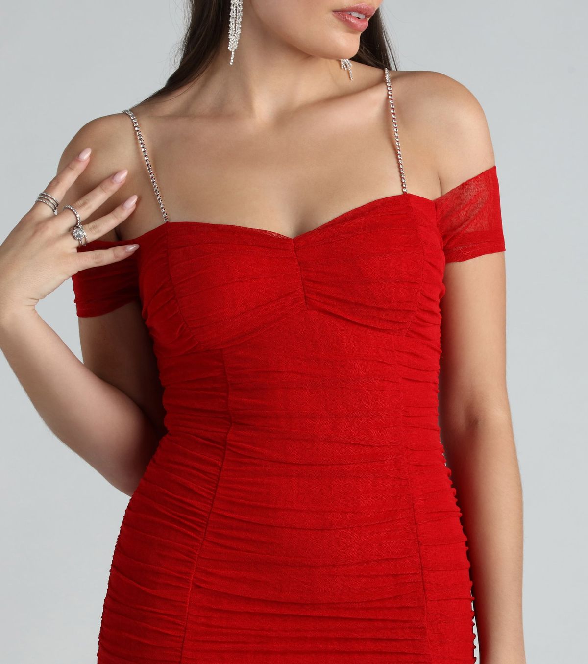 Style 05103-5284 Windsor Size M Nightclub Sequined Red Cocktail Dress on Queenly