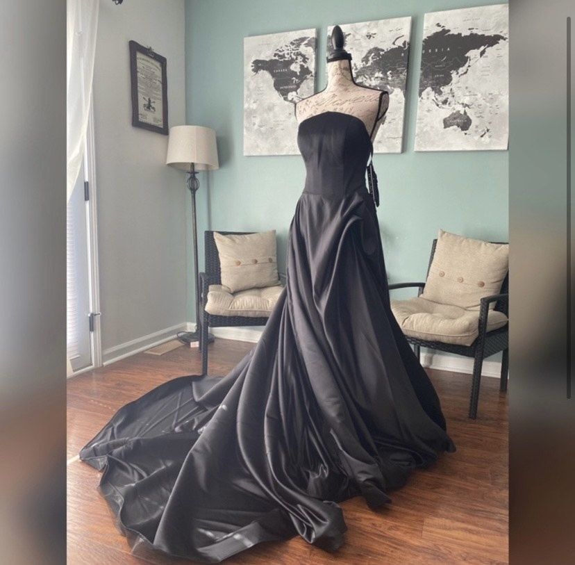 Jovani Size 0 Prom Strapless Black Ball Gown on Queenly