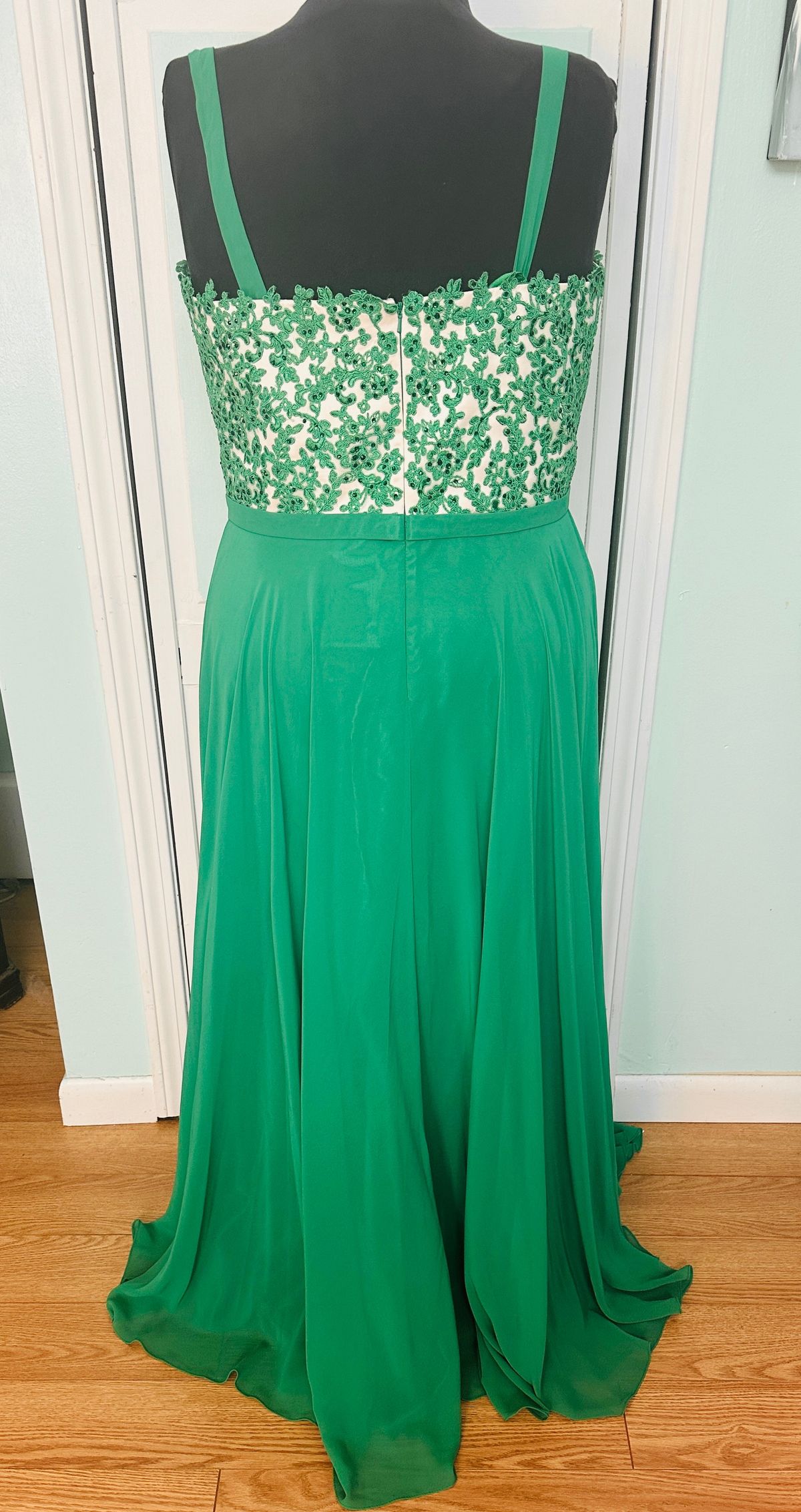 Style SC7209 Sydney's Closet Plus Size 22 Prom Strapless Green A-line Dress on Queenly