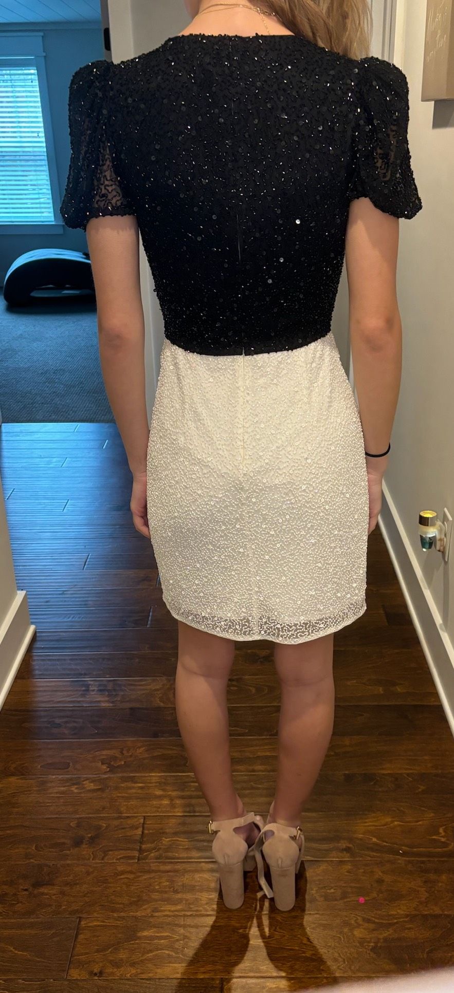 Ashley Lauren Size 0 Cap Sleeve Black Cocktail Dress on Queenly