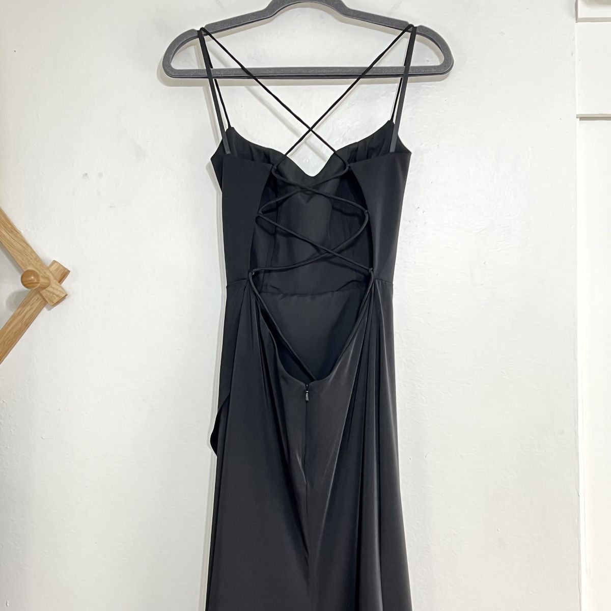Style 28294 La Femme Size 4 Prom Black Side Slit Dress on Queenly