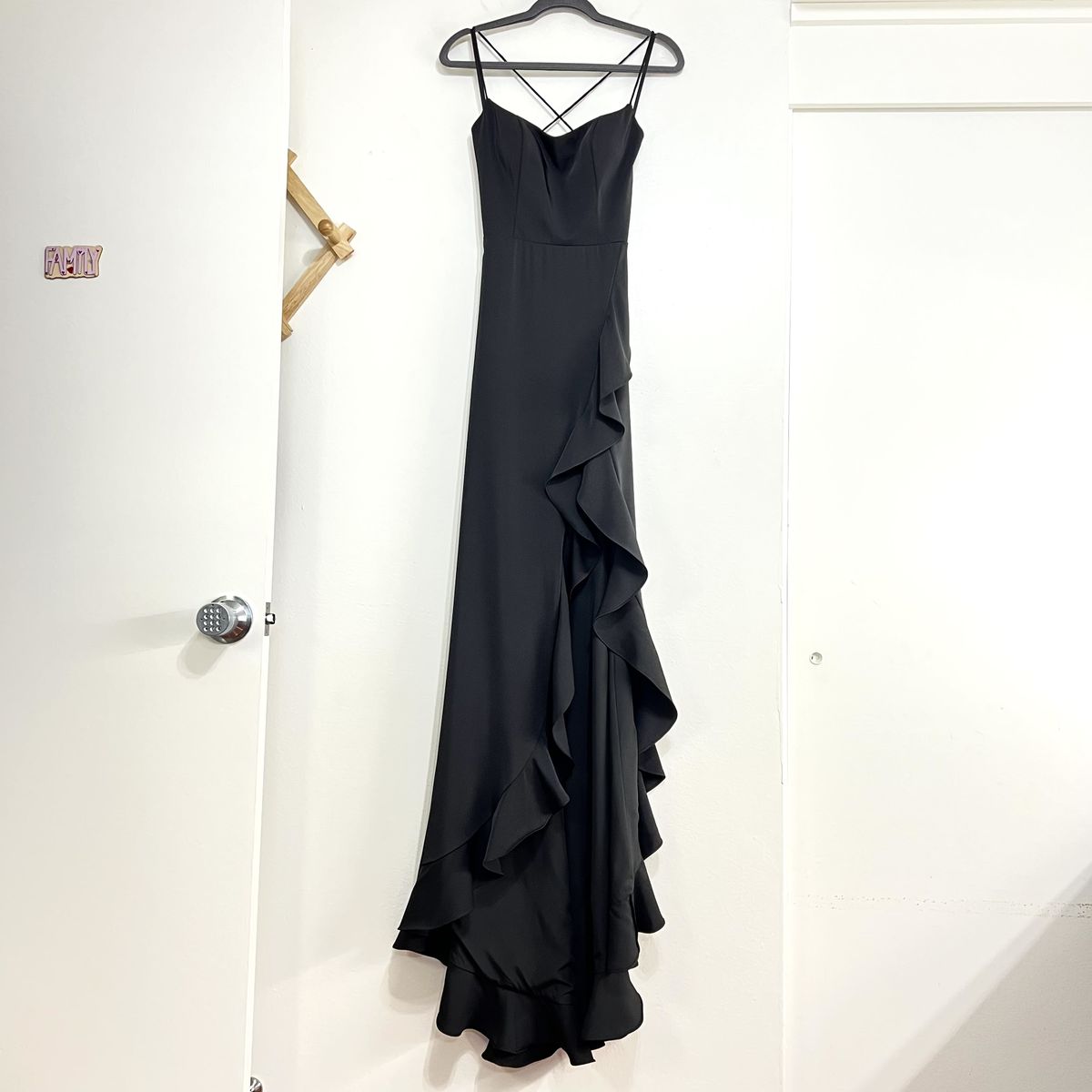 Style 28294 La Femme Size 6 Prom Black Side Slit Dress on Queenly