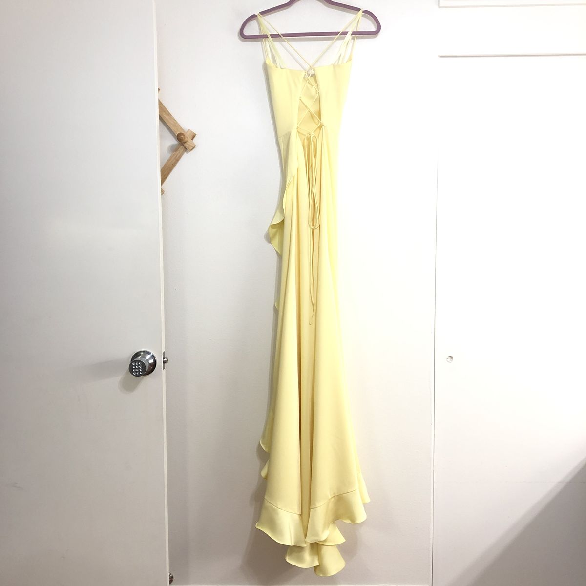 Style 28294 La Femme Size 14 Prom Yellow Side Slit Dress on Queenly