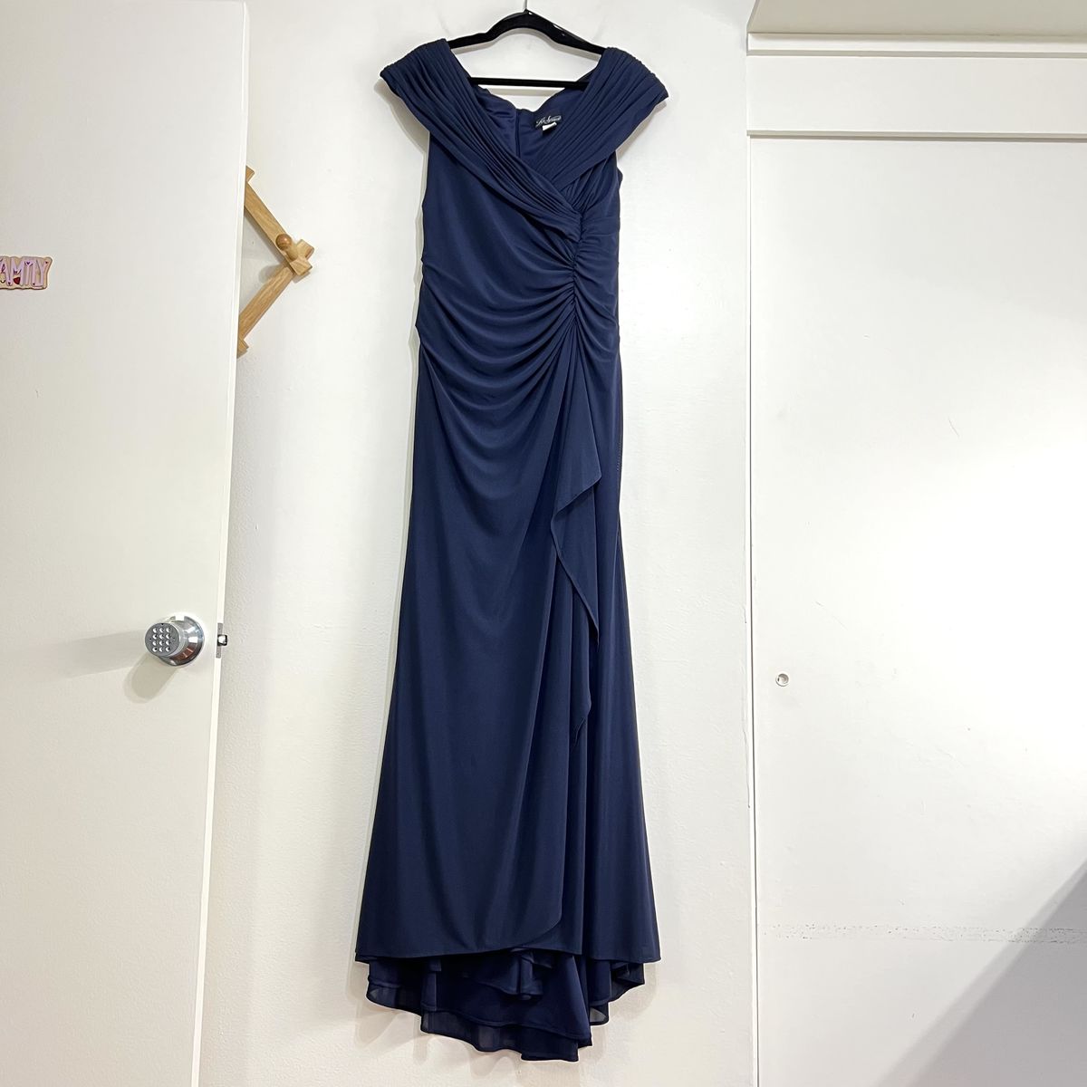 Style 29996 La Femme Size 12 Off The Shoulder Navy Blue Floor Length Maxi on Queenly