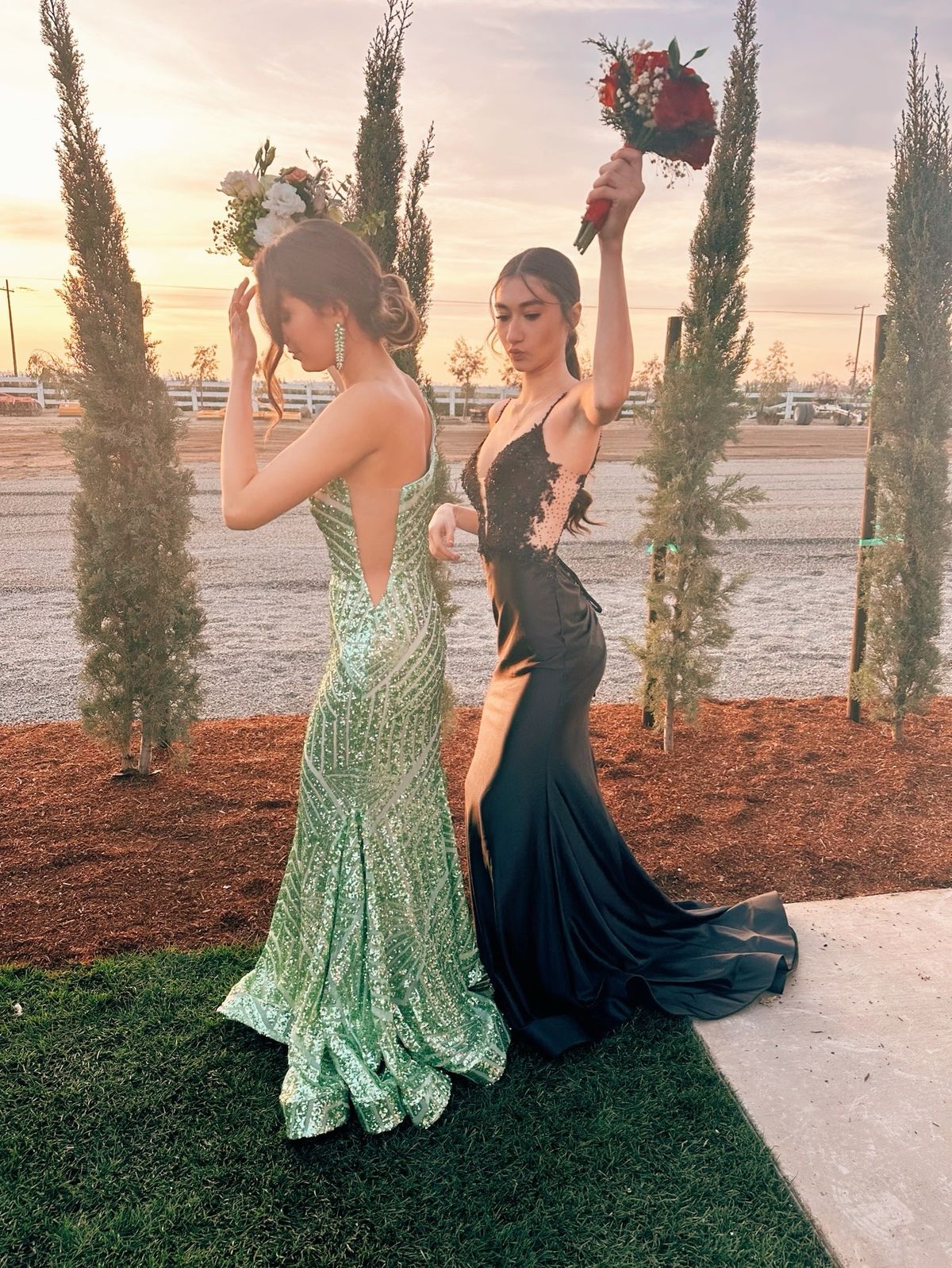 Style 56276 Sherri Hill Size 00 Prom Plunge Black Mermaid Dress on Queenly