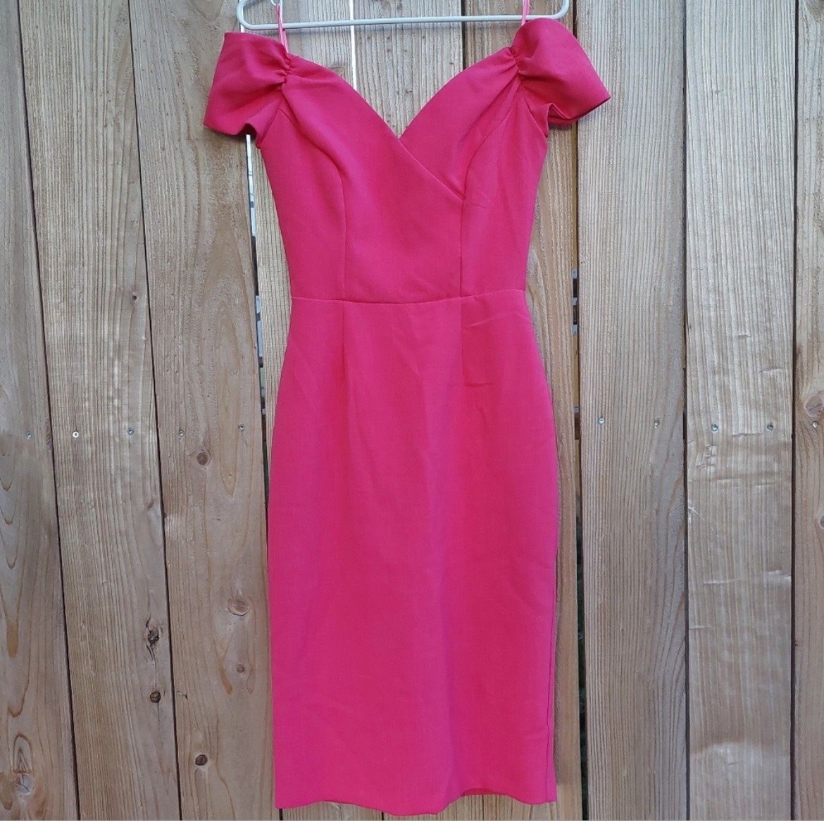 The Pretty Dress Company Size 4 Off The Shoulder Pink Cocktail Dress on Queenly