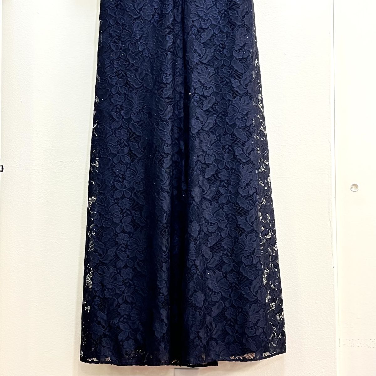Style 26427 La Femme Plus Size 20 Lace Navy Blue Floor Length Maxi on Queenly