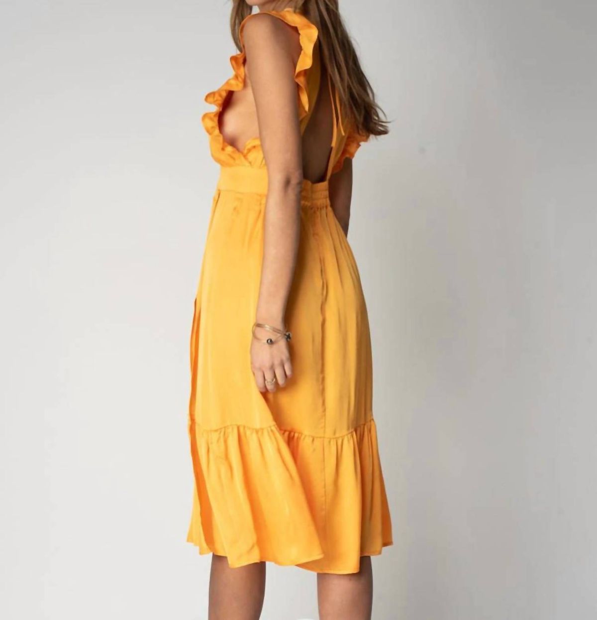 Style 1-3489365109-2901 Stillwater Size M Plunge Satin Yellow Cocktail Dress on Queenly