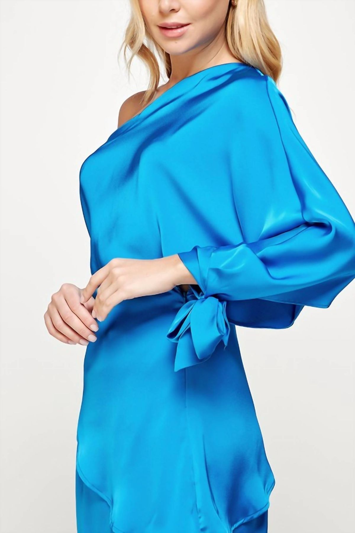 Style 1-3919550475-2791 Strut & Bolt Size L Long Sleeve Satin Blue Cocktail Dress on Queenly