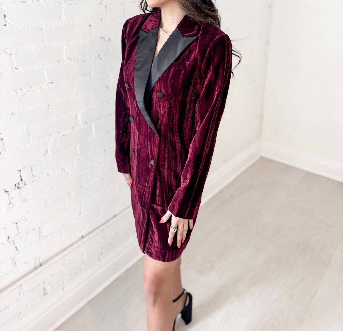 Style 1-2283458788-2901 adelyn rae Size M Long Sleeve Velvet Red Cocktail Dress on Queenly